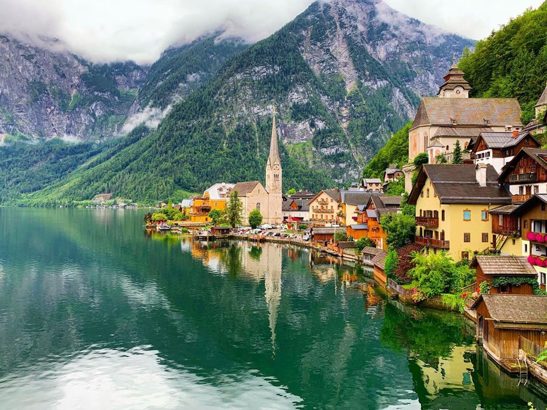 它的風景就像迪士尼「冰雪奇緣」(Frozen)的艾倫戴爾王國,一座路德教堂的鐘樓矗立,像是Elsa女王城堡的中央塔樓(IG@s0613_bell1206k) 它的風景就像迪士尼「冰雪奇緣」(Frozen)的艾倫戴爾王國,一座路德教堂的鐘樓矗立,像是Elsa女王城堡的中央塔樓(IG@s0613_bell1206k)