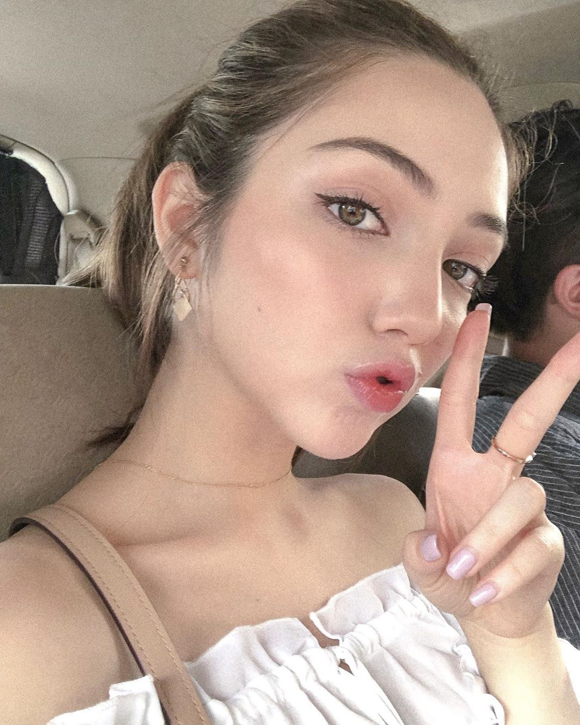 五官立體。(IG@sofiavdsp) 五官立體。(IG@sofiavdsp)