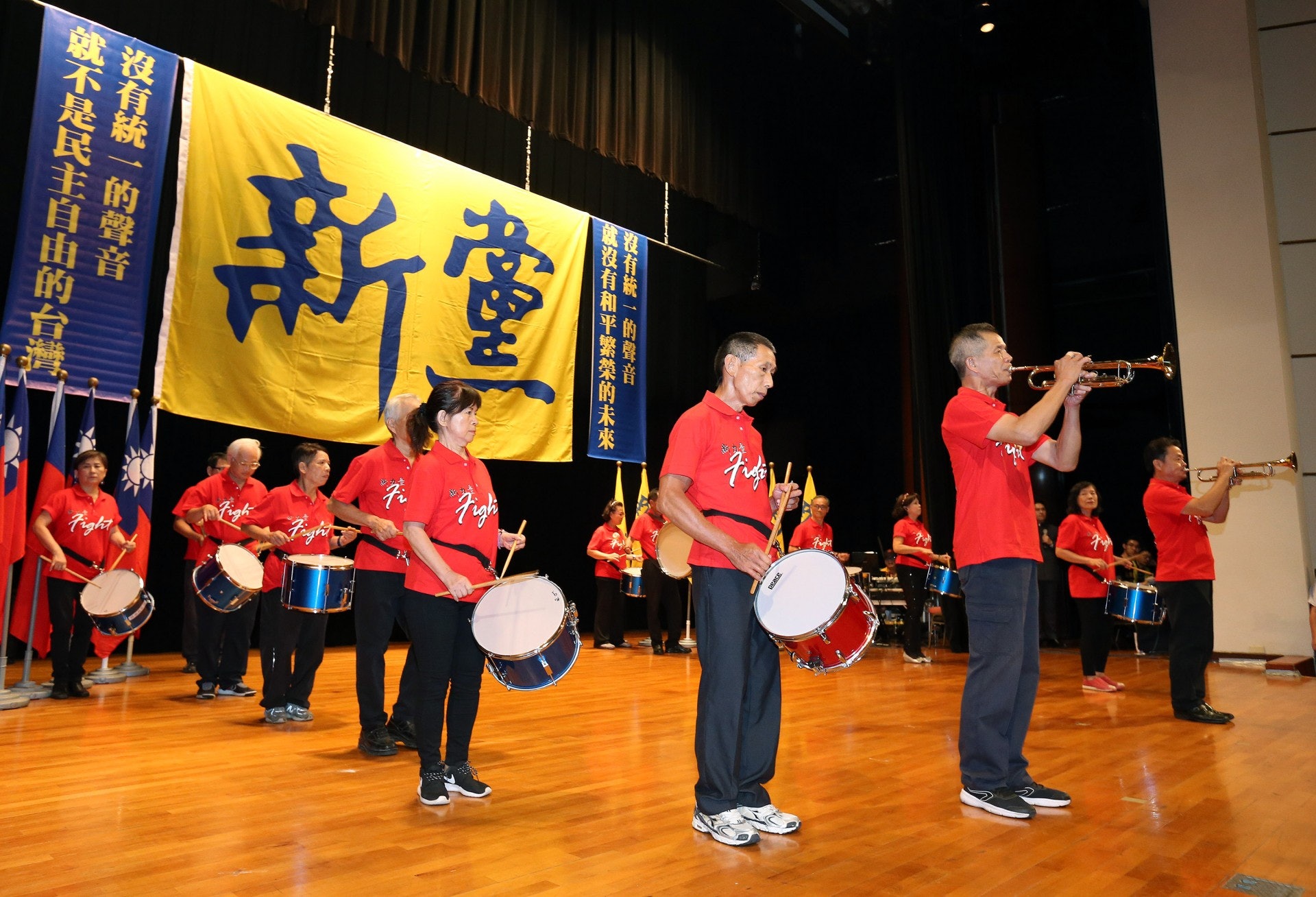 新黨在26周年黨慶日提出「一國兩制台灣方案」。(中央社) 新黨在26周年黨慶日提出「一國兩制台灣方案」。(中央社)