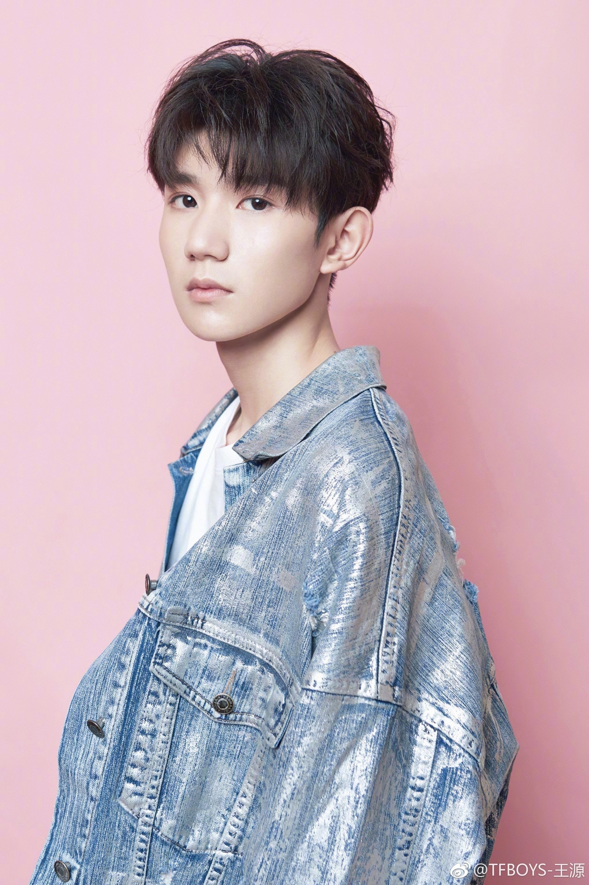 王源有超多粉絲。(微博圖片@TFBOYS-王源 ) 王源有超多粉絲。(微博圖片@TFBOYS-王源 )