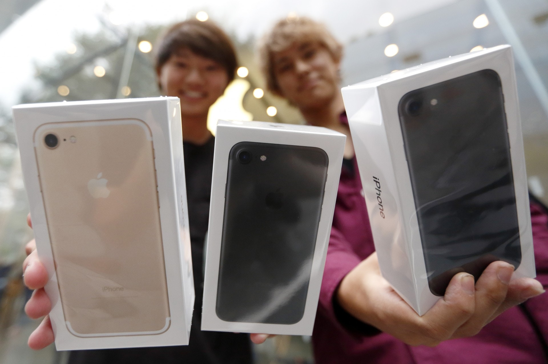 iPhone 7是當年蘋果最暢銷的手機之一，測試報告指iPhone 7輻射超標最嚴重。（Getty Images）