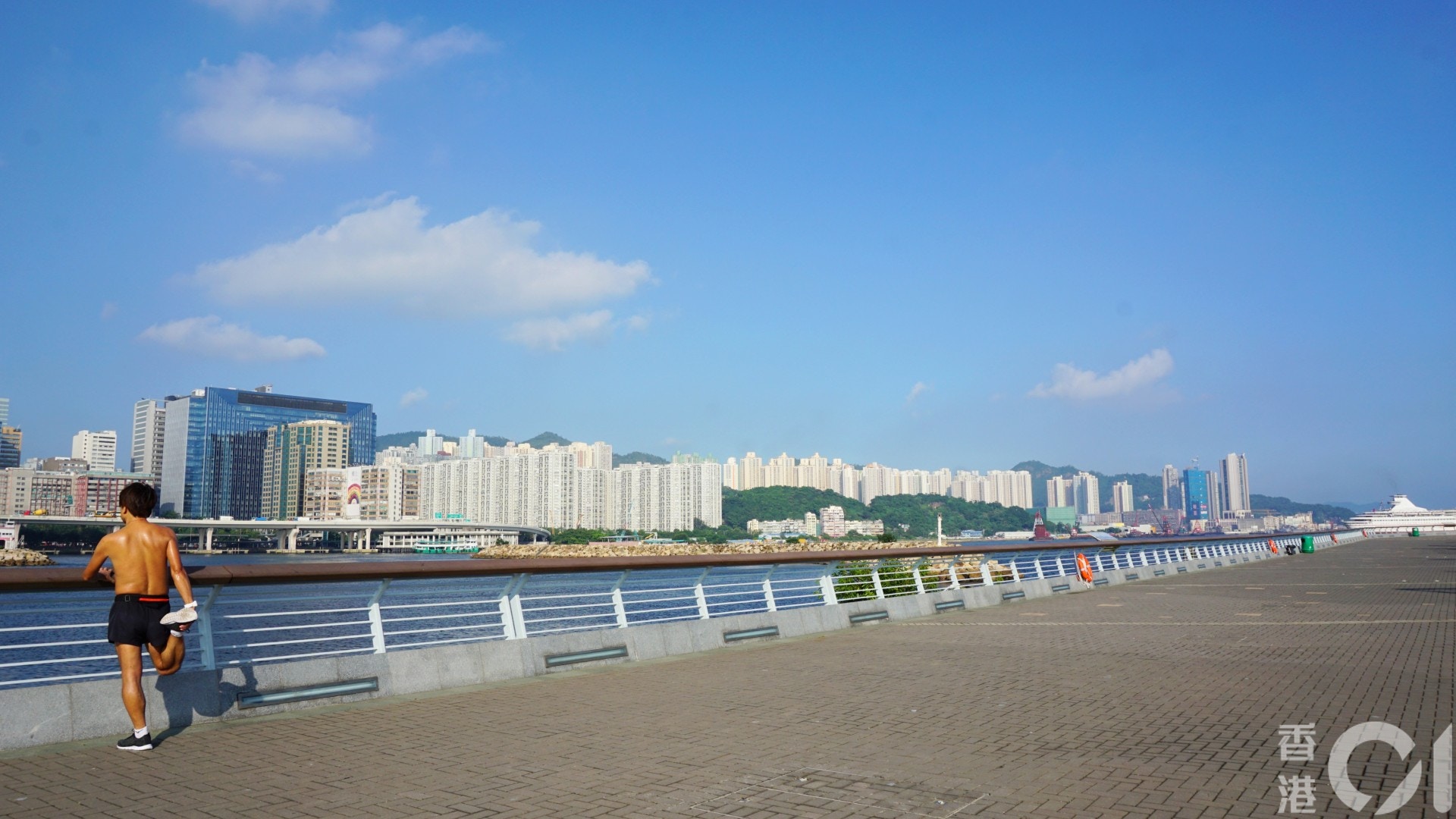 不少人也會到此跑步。(何穎琪攝) 不少人也會到此跑步。(何穎琪攝)