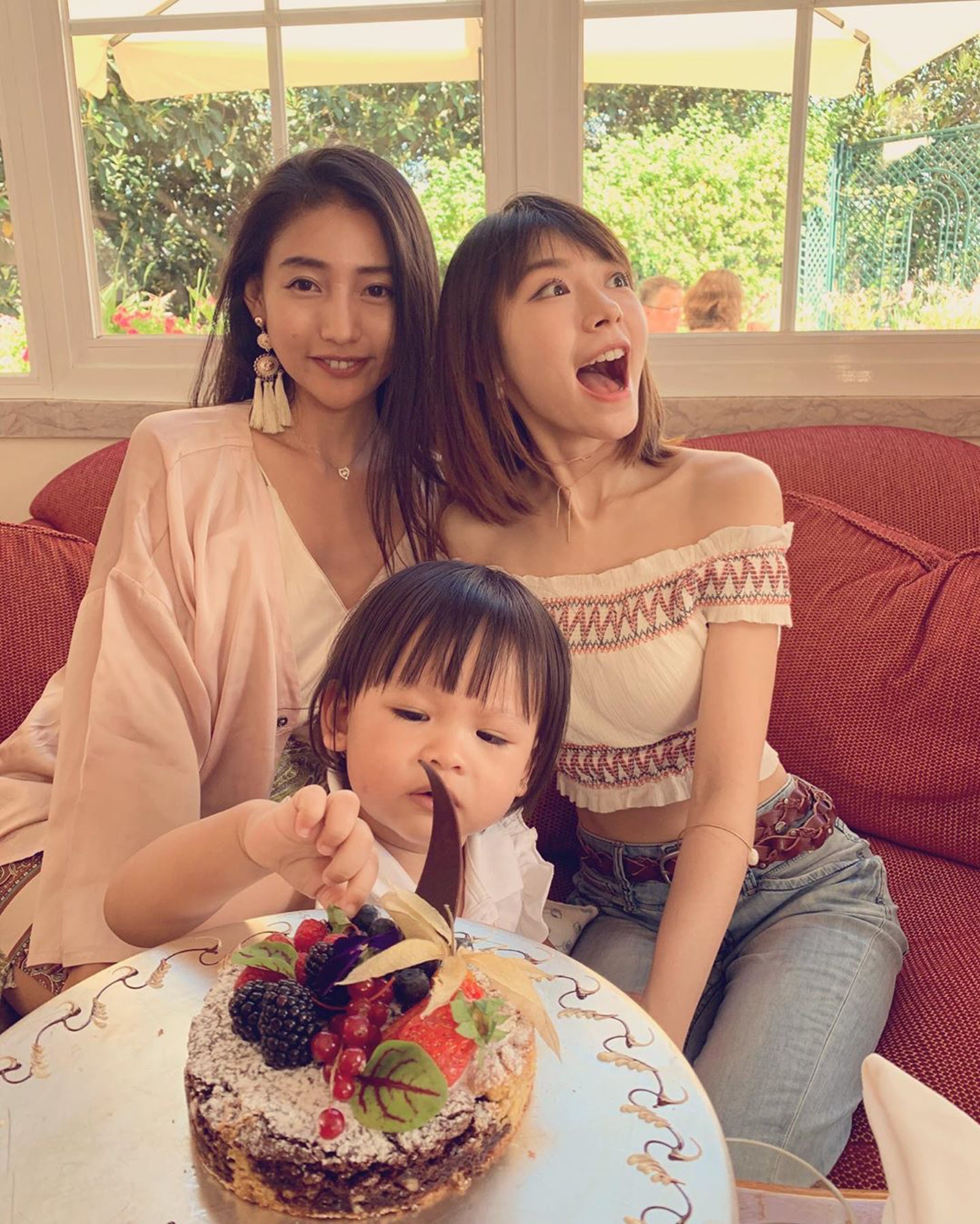 兩姊妹都高顏值!(IG@minchen333) 兩姊妹都高顏值!(IG@minchen333)
