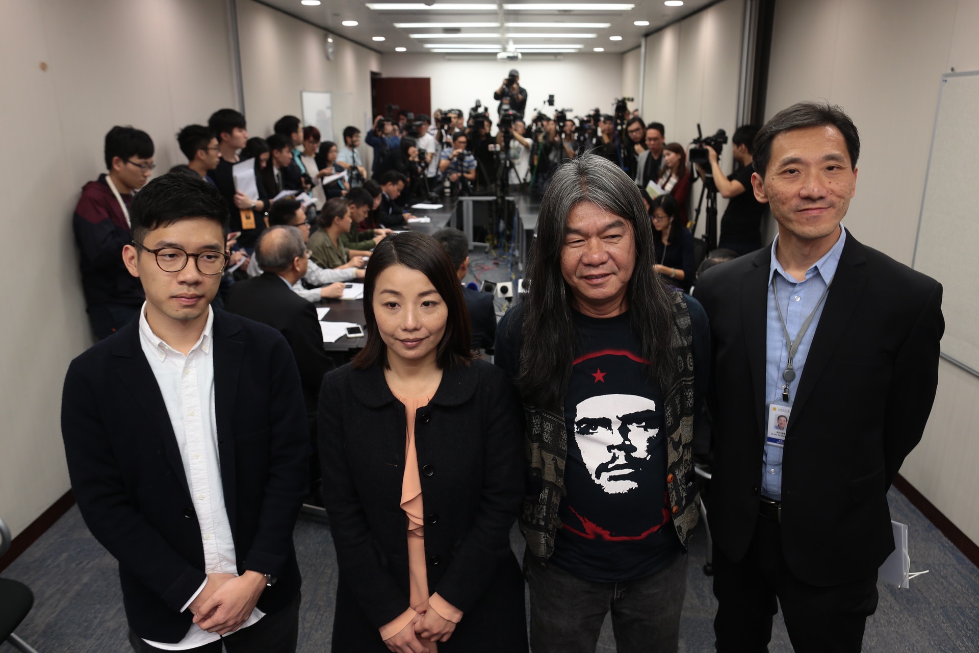 羅冠聰、劉小麗、梁國雄和姚松炎被政府入稟司法覆核他們的宣誓,要求取消4人議員資格。(資料圖片) 羅冠聰、劉小麗、梁國雄和姚松炎被政府入稟司法覆核他們的宣誓,要求取消4人議員資格。(資料圖片)