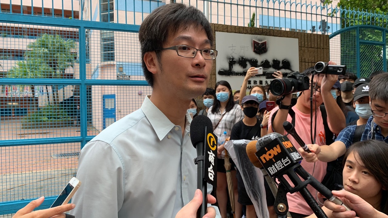 【罷課】中華基金中學校長澄清無報警 學生:理解校方擔心安全 【罷課】中華基金中學校長澄清無報警 學生:理解校方擔心安全