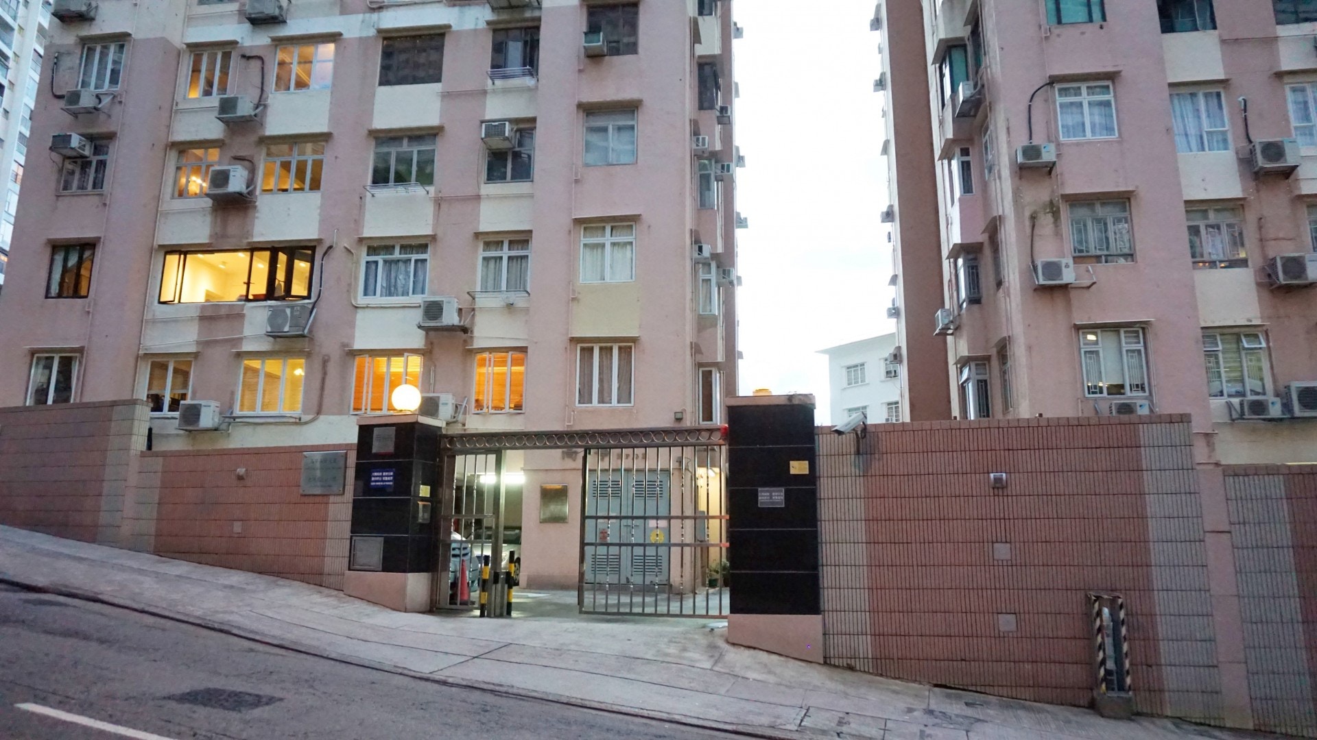 公園附近的住宅。(何穎琪攝) 公園附近的住宅。(何穎琪攝)