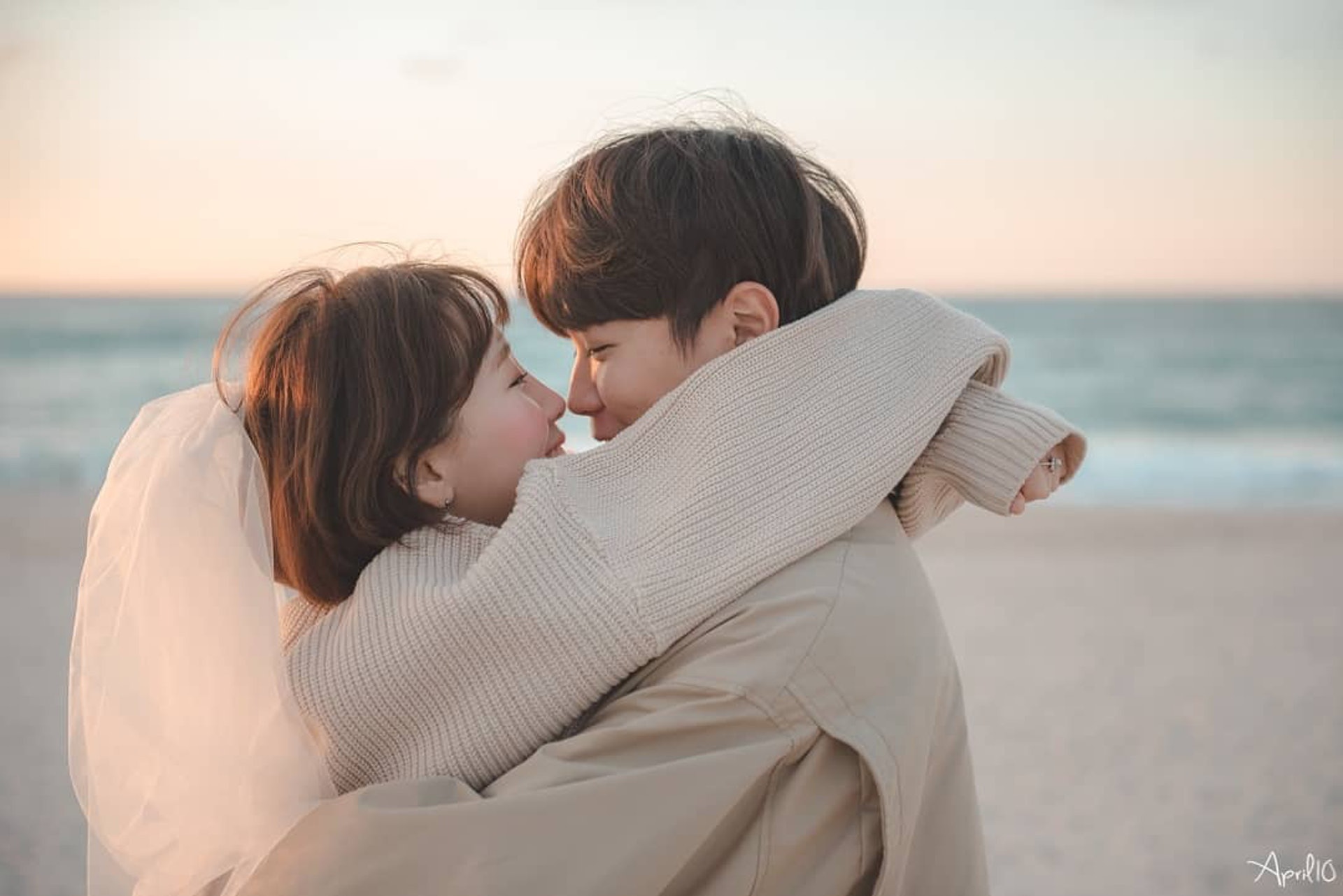 韓國情侶IG熱潮「舉起男友」放閃照爆發最強女友力! |香港01|談情說性