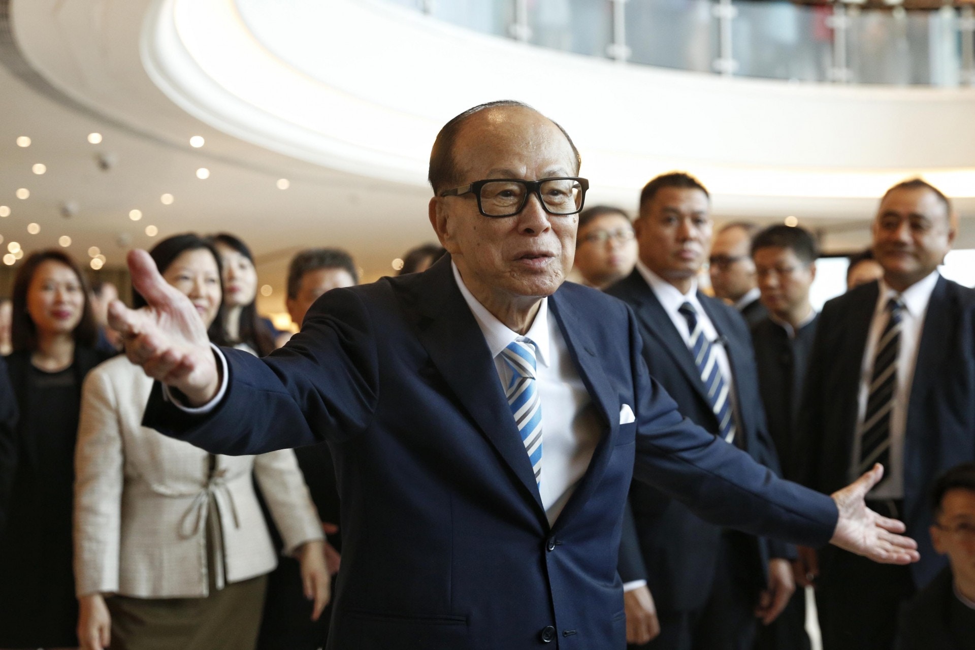 長和系和記港口遭剔出新加坡指數　貿易戰衝擊致市值插水