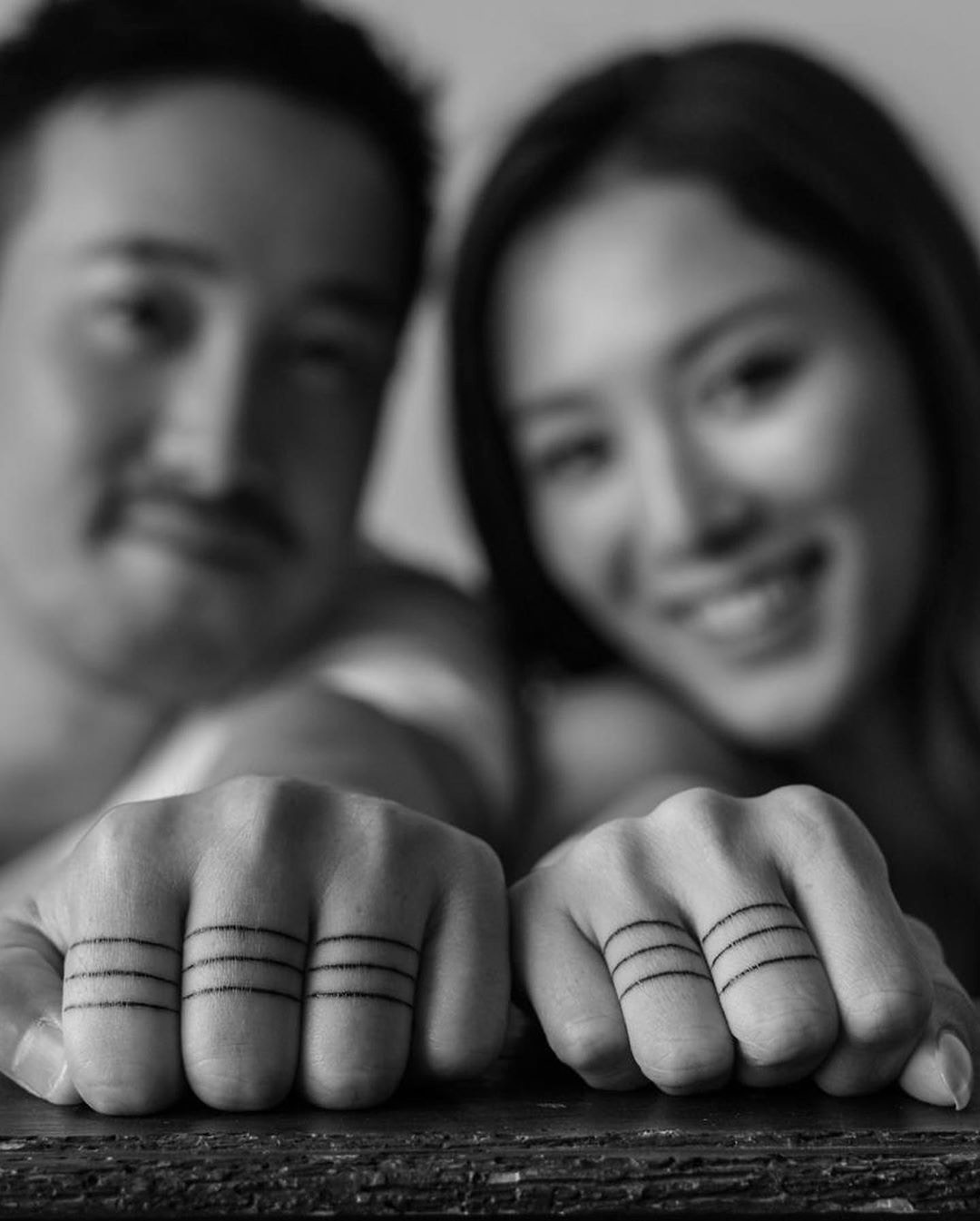 曾國祥和王敏奕紋上戒指紋身。（Instagram/@wongmanyik）