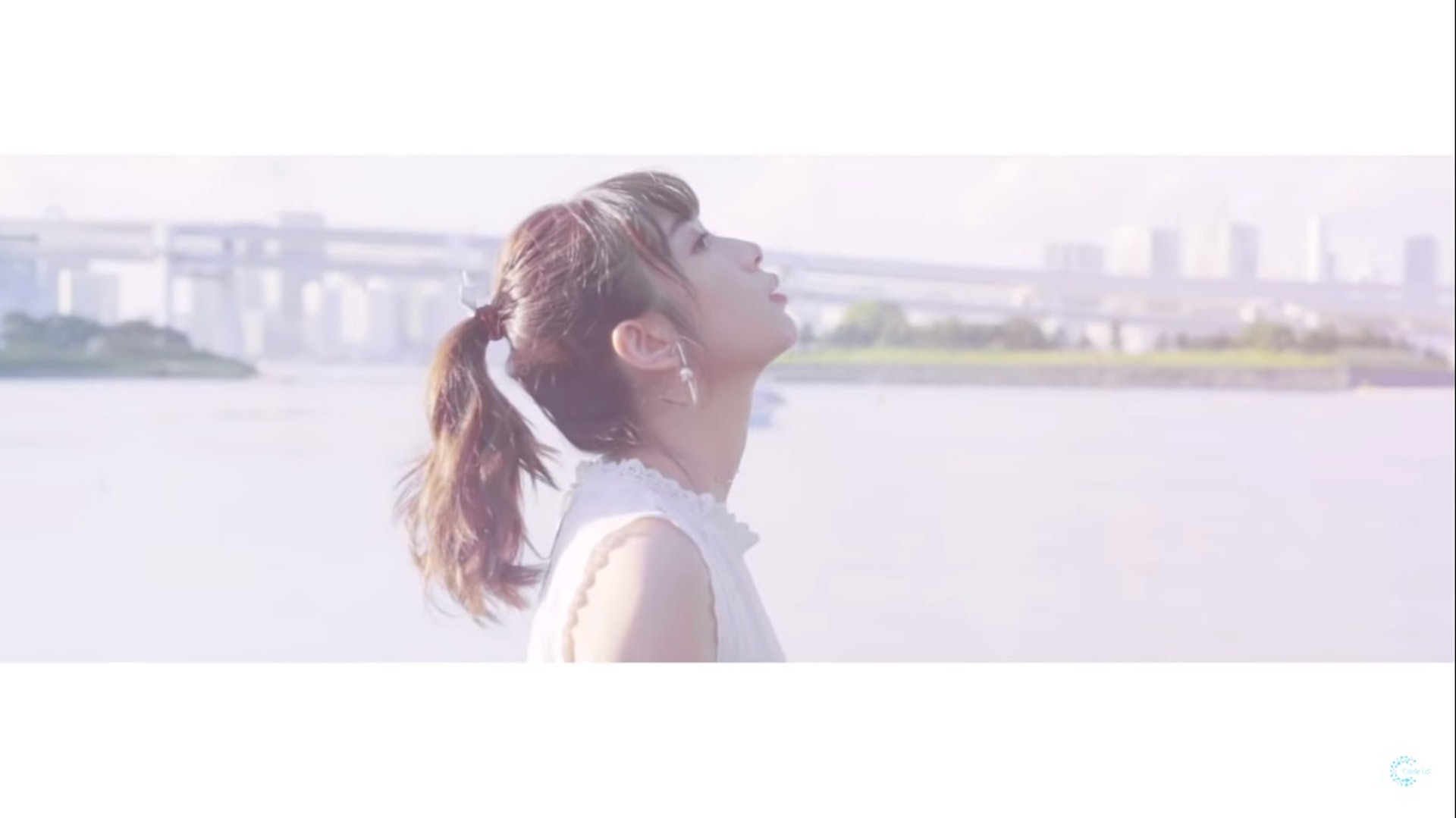 《Hydr8》由著名音樂人Bentley Jones作曲。(YouTube/@Carrie Lai Official) 《Hydr8》由著名音樂人Bentley Jones作曲。(YouTube/@Carrie Lai Official)