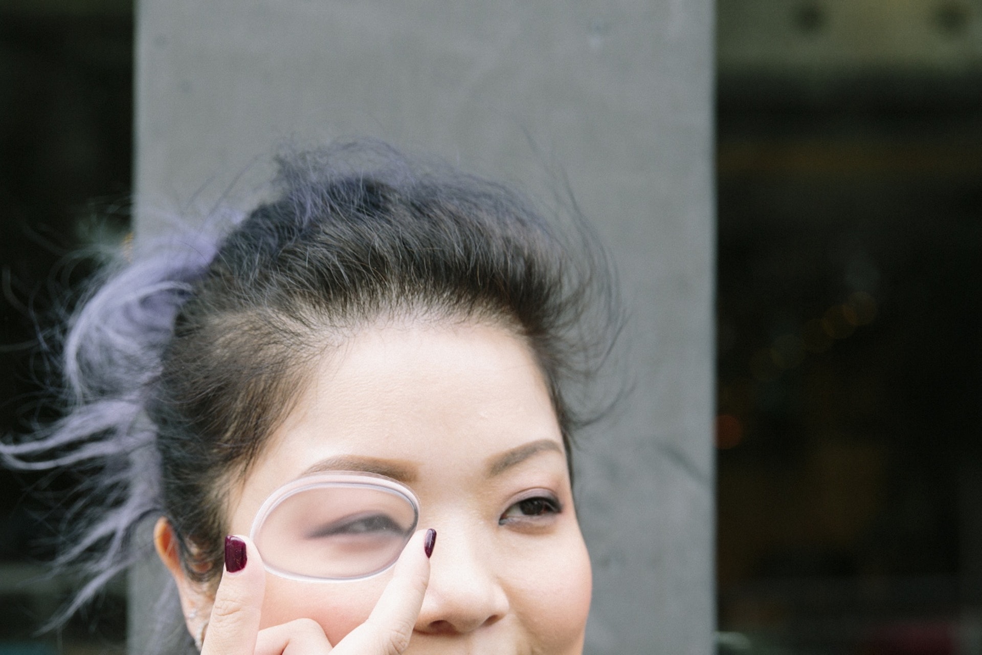 fifi說在賣透明粉撲前,會花大量時間經營社交媒體。(潘思穎攝) fifi說在賣透明粉撲前,會花大量時間經營社交媒體。(潘思穎攝)