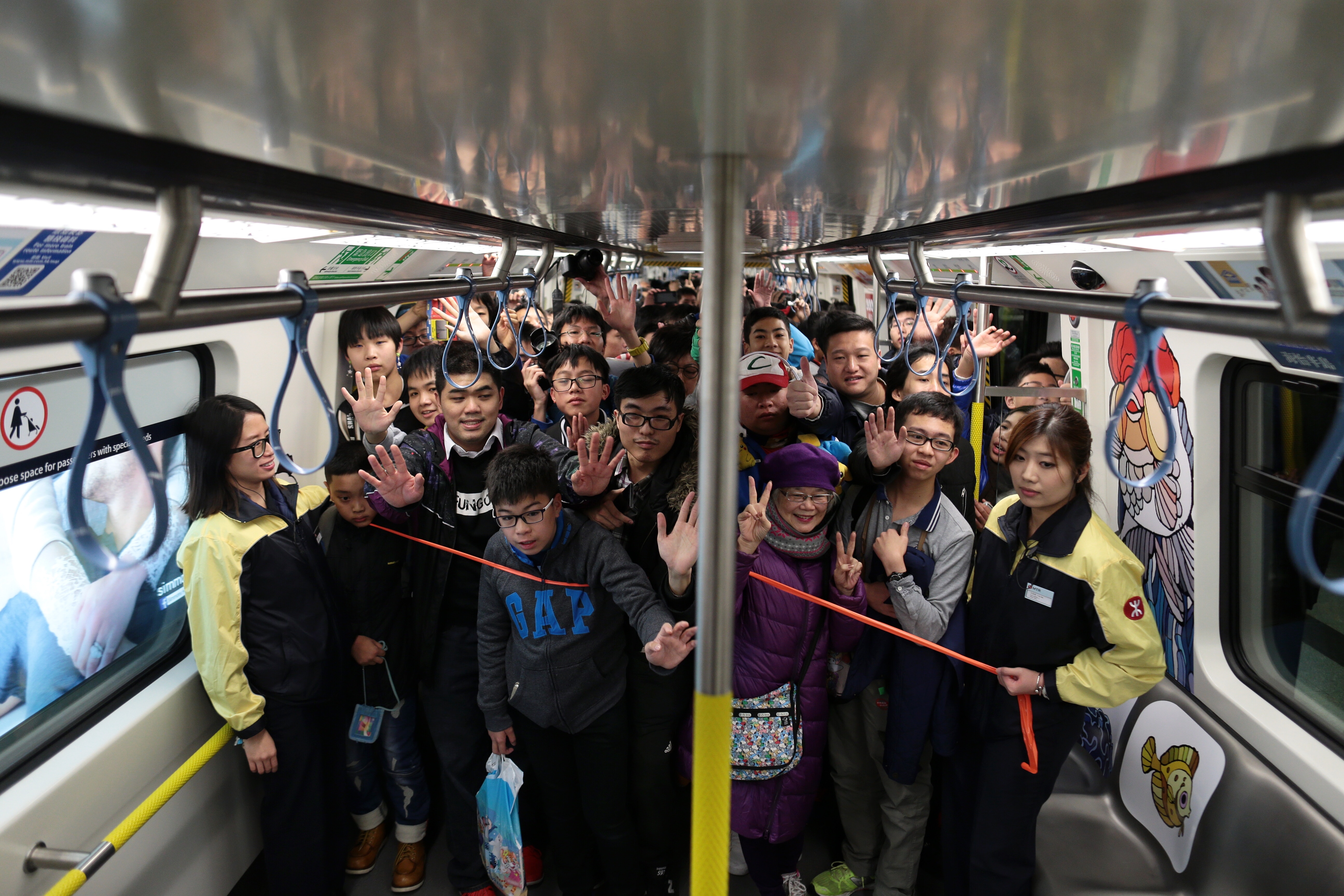 南港島線正式通車﹗(羅君豪攝)