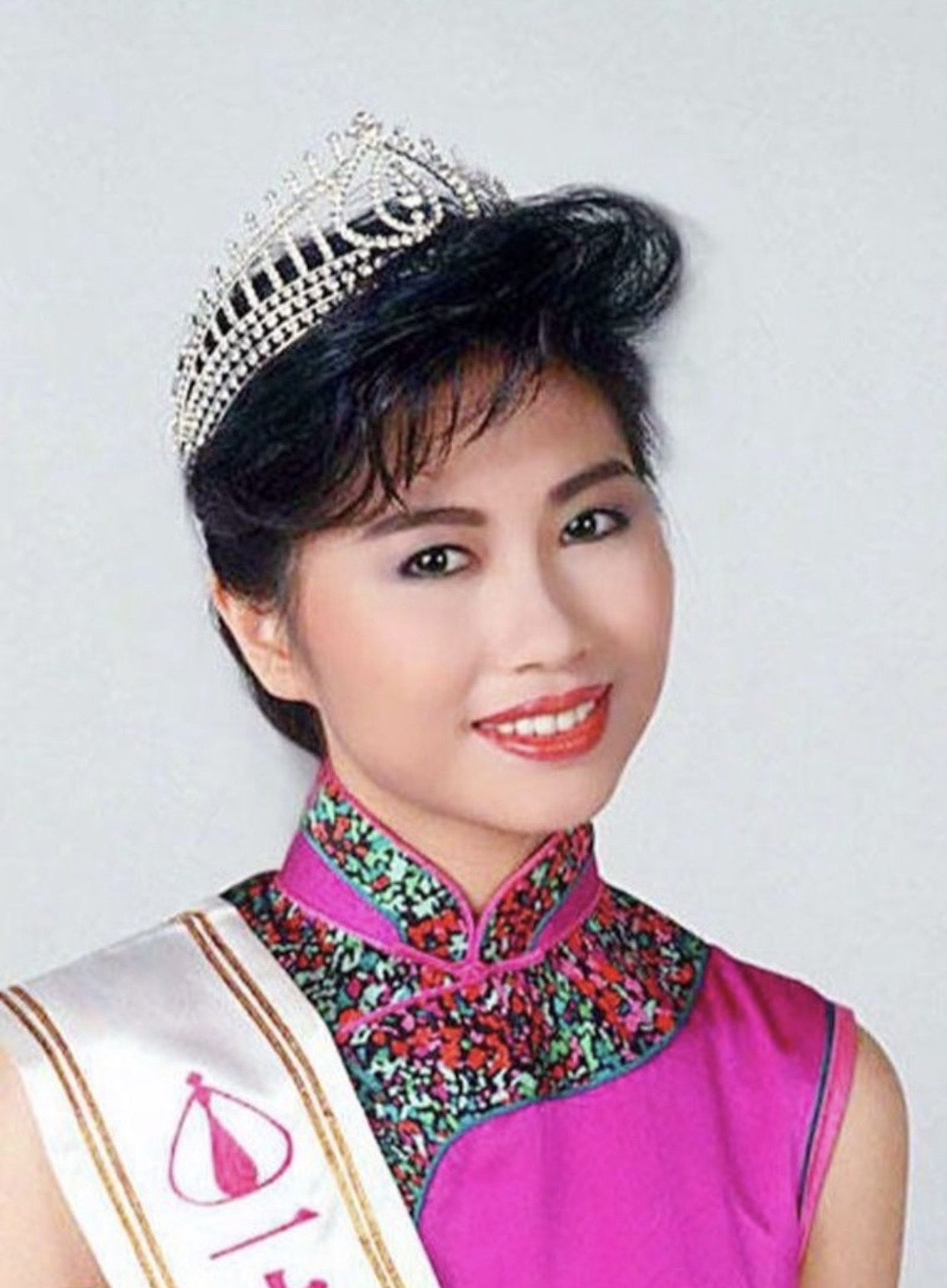 楊寶玲參選時撃敗同屆大熱的李美鳳勇奪冠軍。（網上圖片）