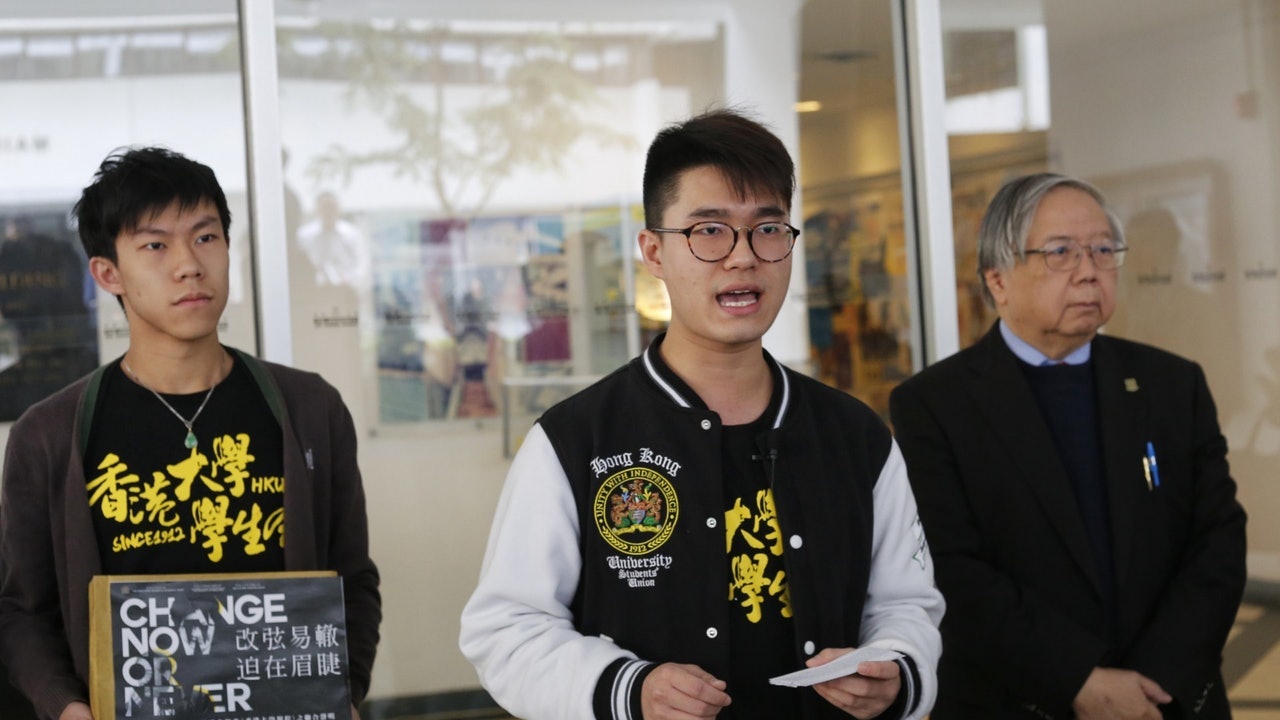【逃犯條例】港大學生會署理會長突呈辭並離港:早前被白衣人藤打 【逃犯條例】港大學生會署理會長突呈辭並離港:早前被白衣人藤打