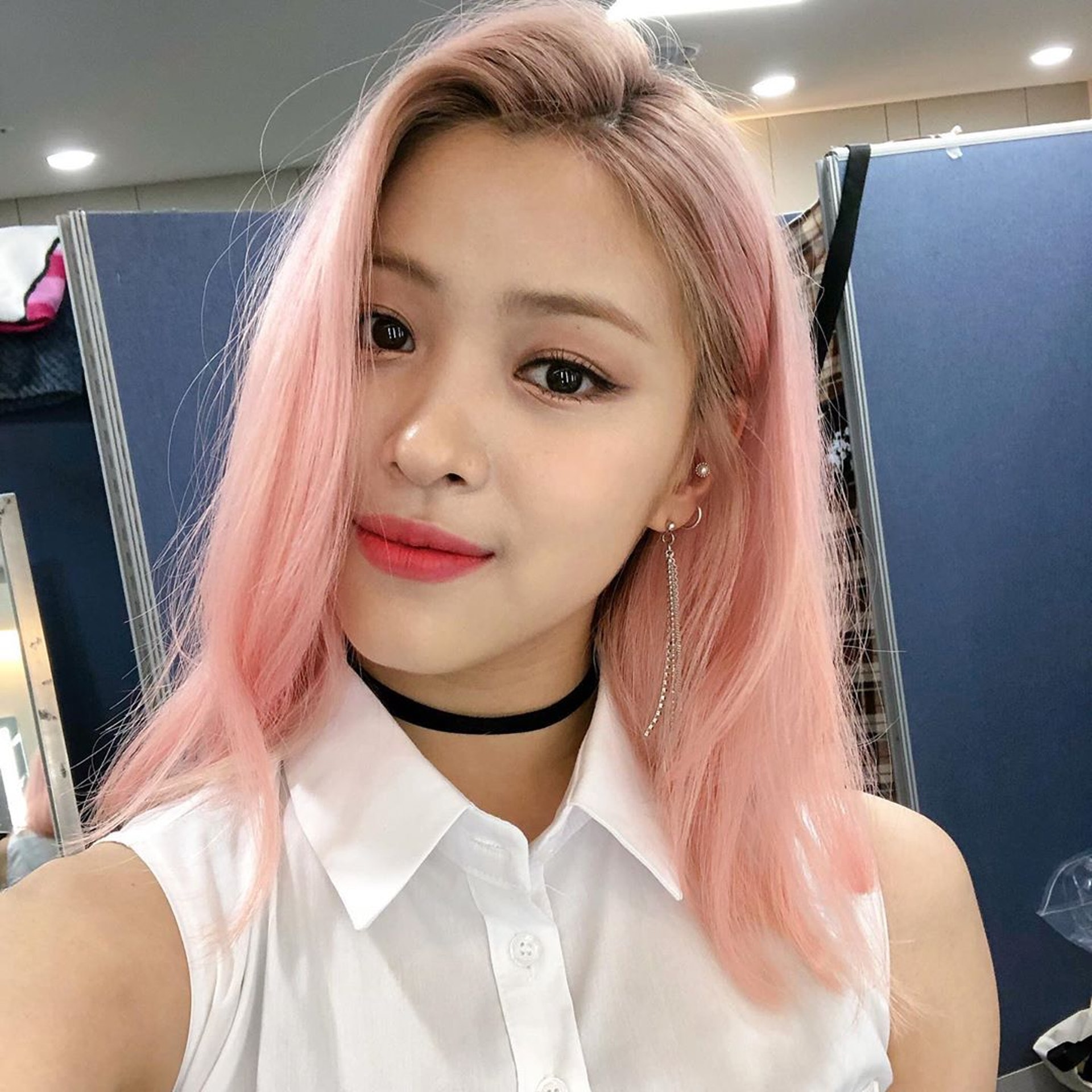 太妍、IZ*ONE 玟周、ITZY 留眞都紛紛換上夢幻的櫻花粉色。(IG@itzy.all.in.us) 太妍、IZ*ONE 玟周、ITZY 留眞都紛紛換上夢幻的櫻花粉色。(IG@itzy.all.in.us)