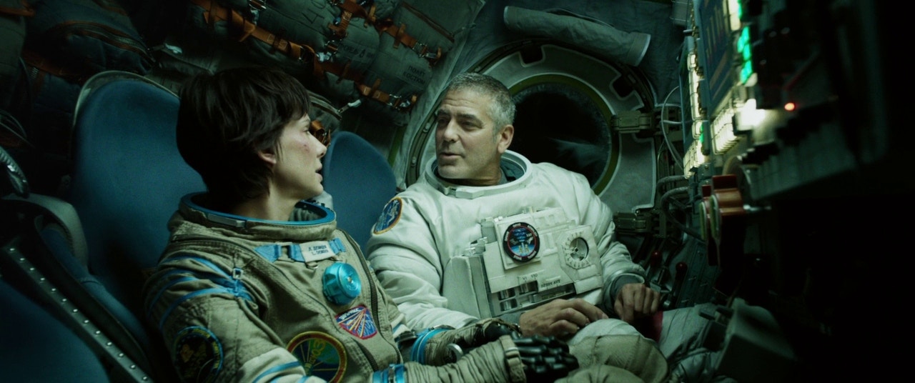 佐治古尼亦曾在《引力邊緣》中扮演太空人（《引力邊緣》劇照）