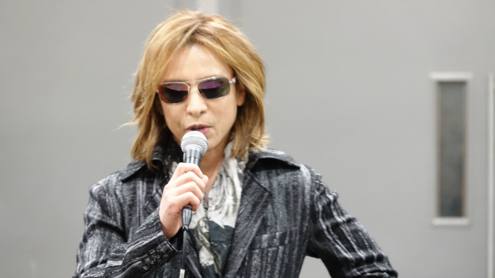 Yoshiki X Japan致歉明晚開免費騷持票粉絲可帶一位朋友到場 香港01 即時娛樂 Yoshiki X Japan致歉明晚開免費騷持票粉絲可帶一位朋友到場 香港01 即時娛樂