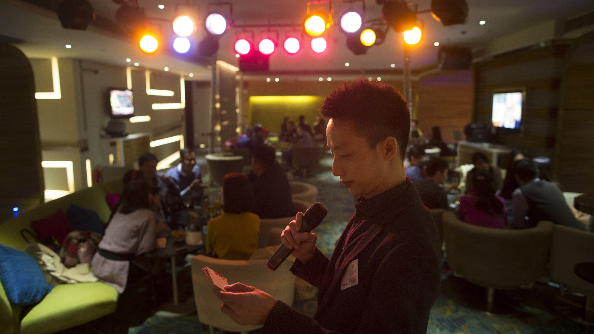 【狂歡城市】每逢佳節倍思春?港男港女Speed Dating數百元買場夢 【狂歡城市】每逢佳節倍思春?港男港女Speed Dating數百元買場夢