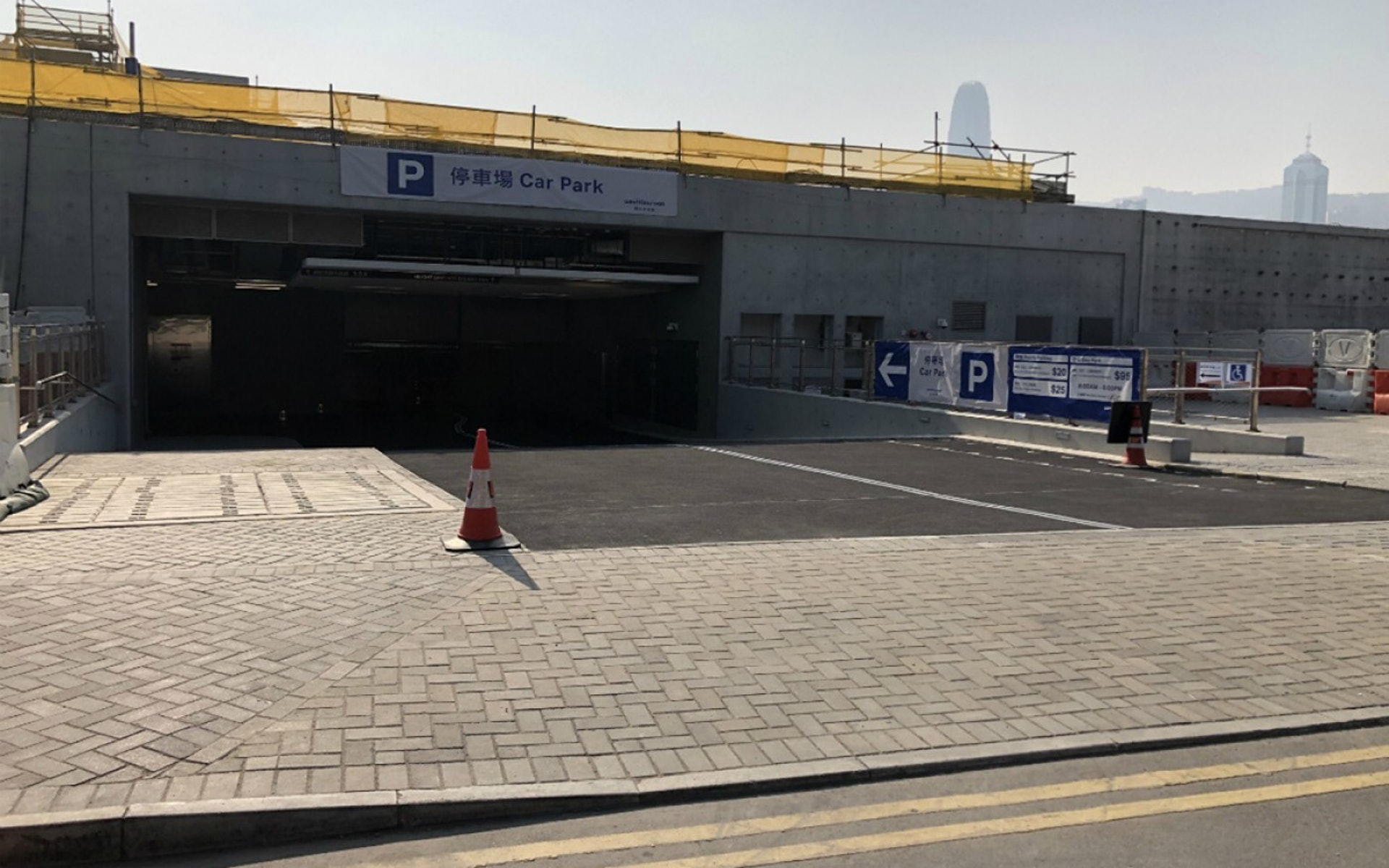 藝術公園(E區)停車場提供時租及日泊服務。時租星期一至五 (公眾假期除外)每小時$20;星期六、日及公眾假期每小時$25,日泊星期一至六(公眾假期除外)每天$60(上午7時至下午7時)。(西九文化區) 藝術公園(E區)停車場提供時租及日泊服務。時租星期一至五 (公眾假期除外)每小時$20;星期六、日及公眾假期每小時$25,日泊星期一至六(公眾假期除外)每天$60(上午7時至下午7時)。(西九文化區)