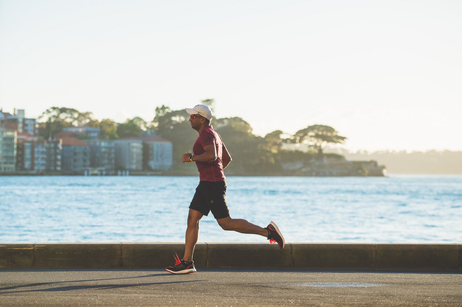 運動之前、運動之中、運動之後,我們究竟該怎麼吃。(Chander R/Unsplash) 運動之前、運動之中、運動之後,我們究竟該怎麼吃。(Chander R/Unsplash)