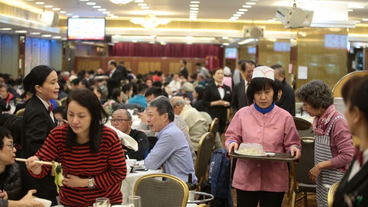 【逃犯條例】餐飲聯業協會料過去三個月生意額損失75億 【逃犯條例】餐飲聯業協會料過去三個月生意額損失75億