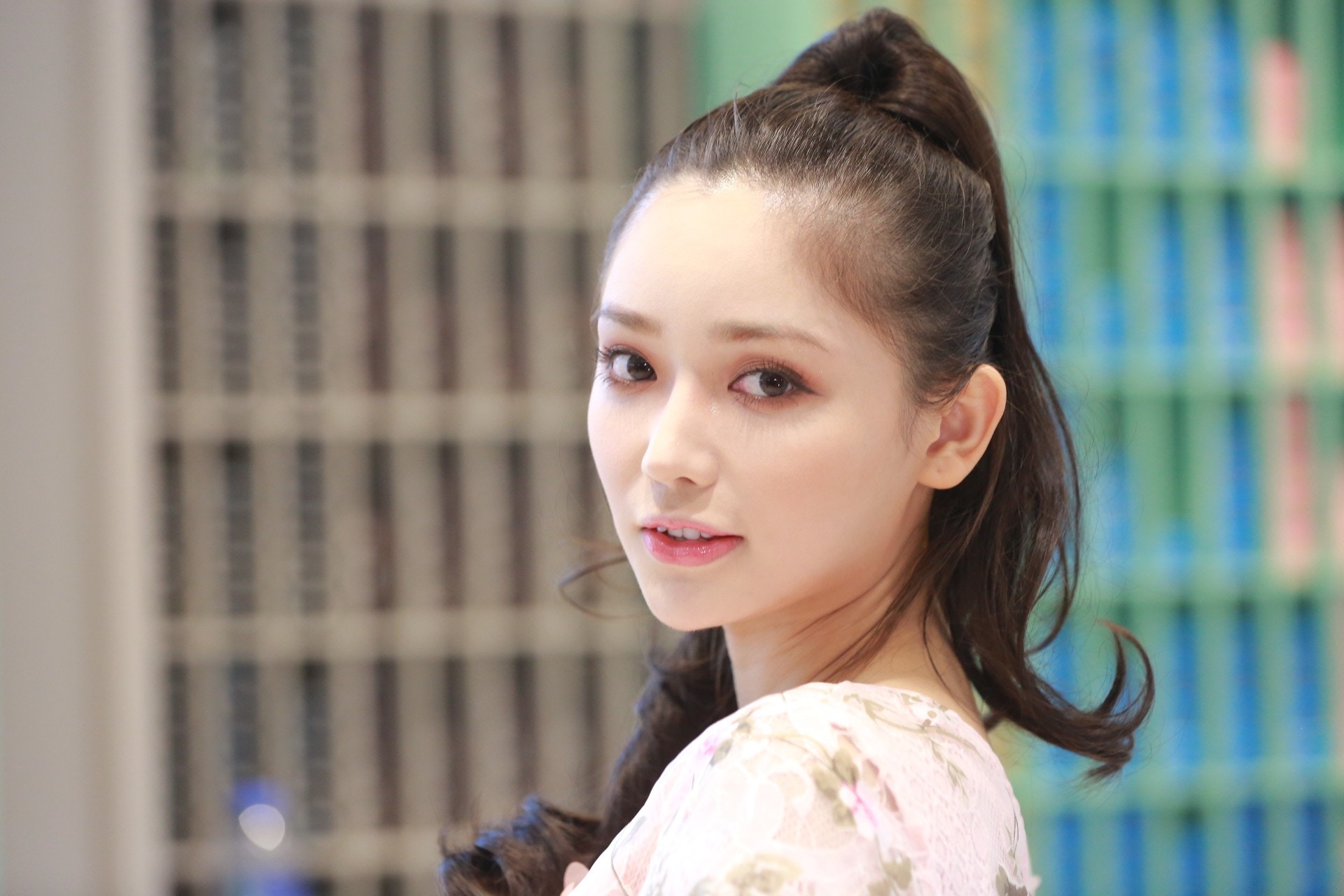 程美段的化妝與以前稍有不同。（葉志明攝）