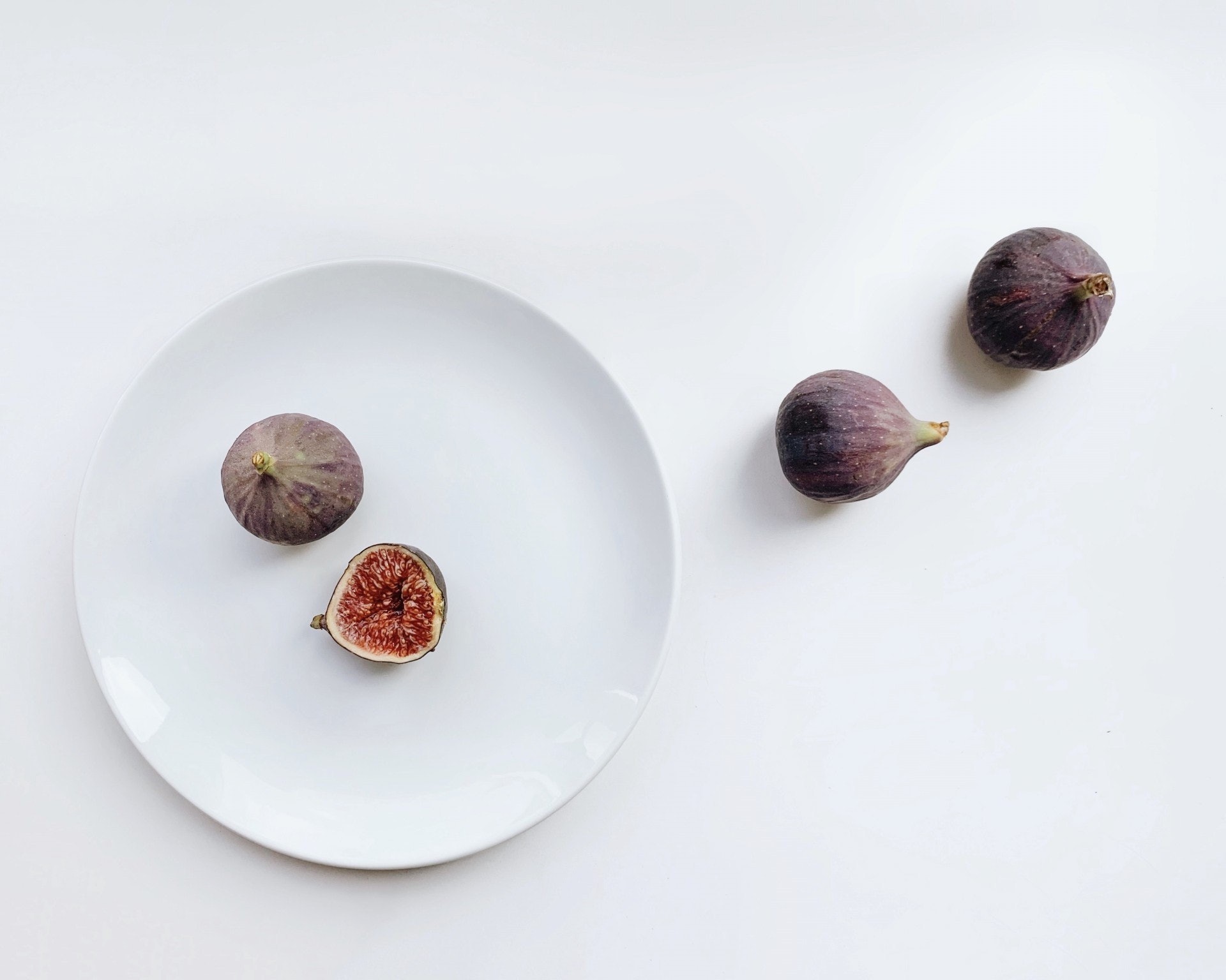 無花果:味甘性平,能潤肺止咳,利咽潤腸,養血下乳(通乳)。(Irene Kredenets/Unsplash) 無花果:味甘性平,能潤肺止咳,利咽潤腸,養血下乳(通乳)。(Irene Kredenets/Unsplash)
