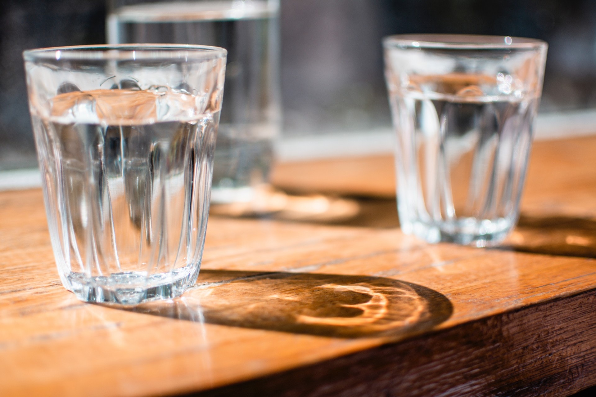 1.【喝大量飲料,防止缺水】﹙jana-sabeth/unsplash﹚ 1.【喝大量飲料,防止缺水】﹙jana-sabeth/unsplash﹚