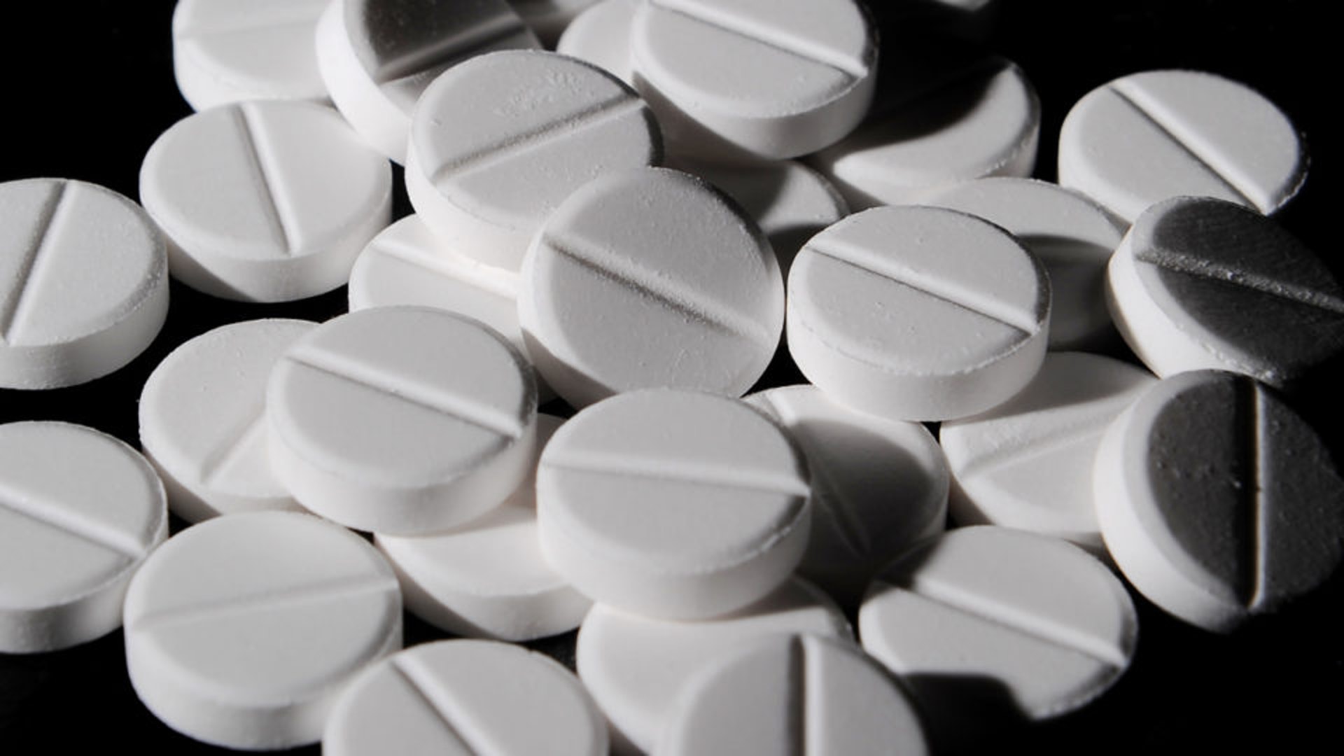 成年人可服食退燒藥物如撲息熱痛(Paracetamol)﹙網上圖片﹚ 成年人可服食退燒藥物如撲息熱痛(Paracetamol)﹙網上圖片﹚