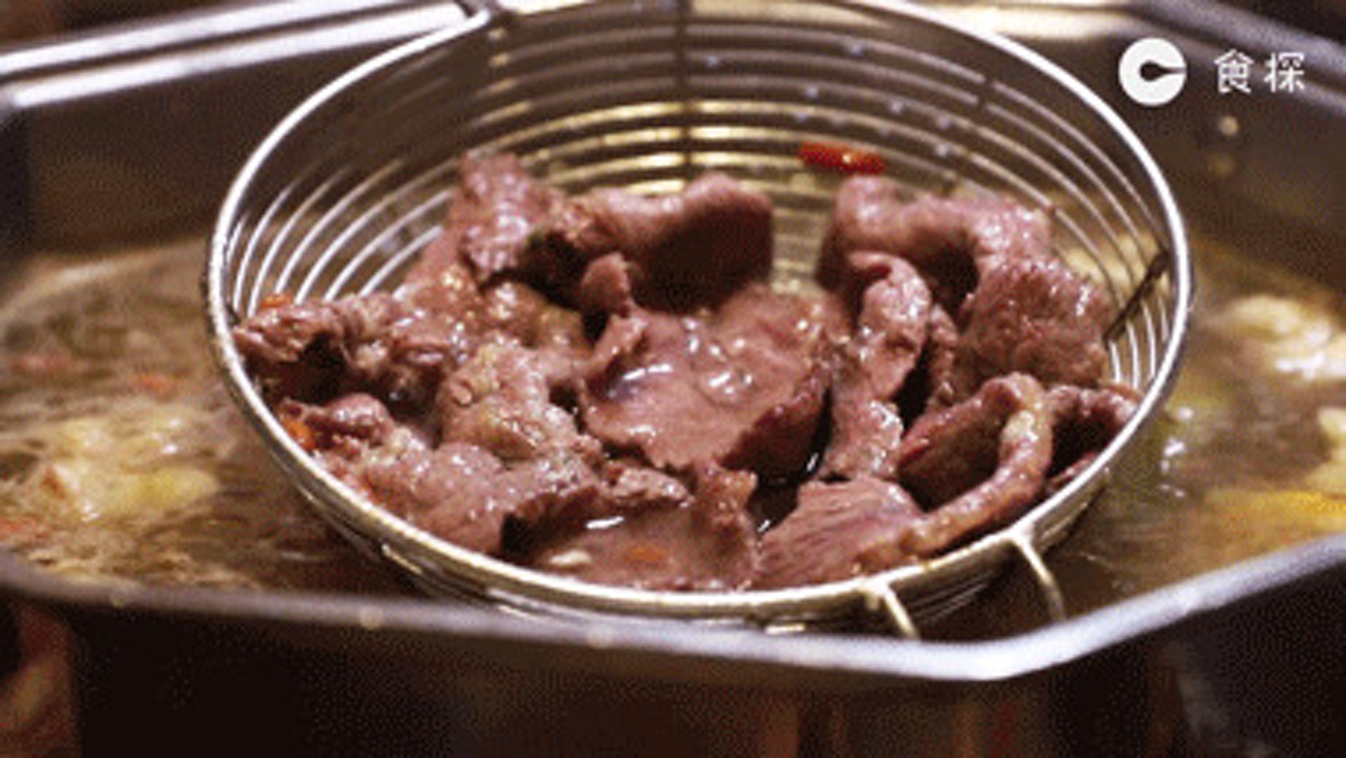 因為保留有橫筋,所以較其他部位來說,更有脆脆的感覺,但是沒有那種惱人的韌勁,總體感覺還是柔軟緊實的好吃!(深圳微時光授權使用)