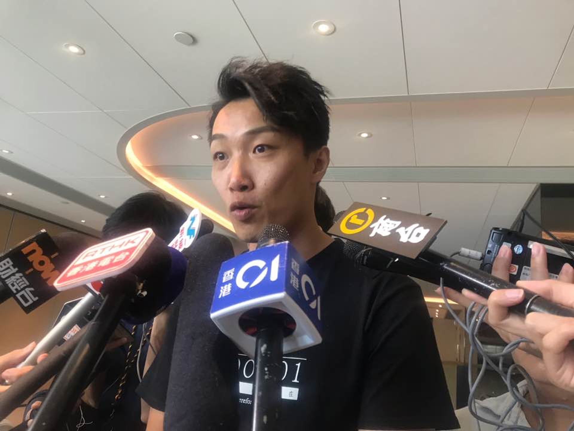岑子杰在上訴失敗後見記者,表示結果令人心傷。(彭毅詩攝) 岑子杰在上訴失敗後見記者,表示結果令人心傷。(彭毅詩攝)