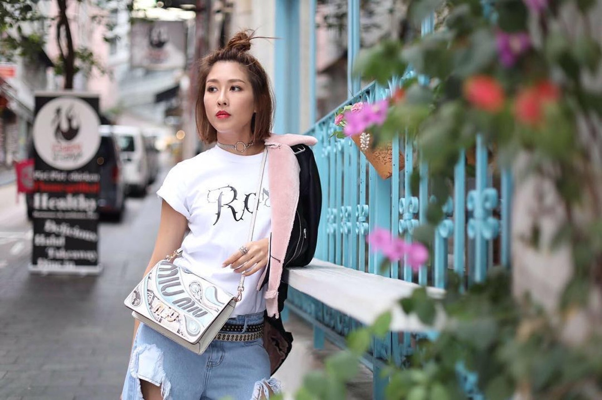 陳敏之不時都會將頭髮束成半丸子頭。(sharonchanmanchi@Instagram) 陳敏之不時都會將頭髮束成半丸子頭。(sharonchanmanchi@Instagram)