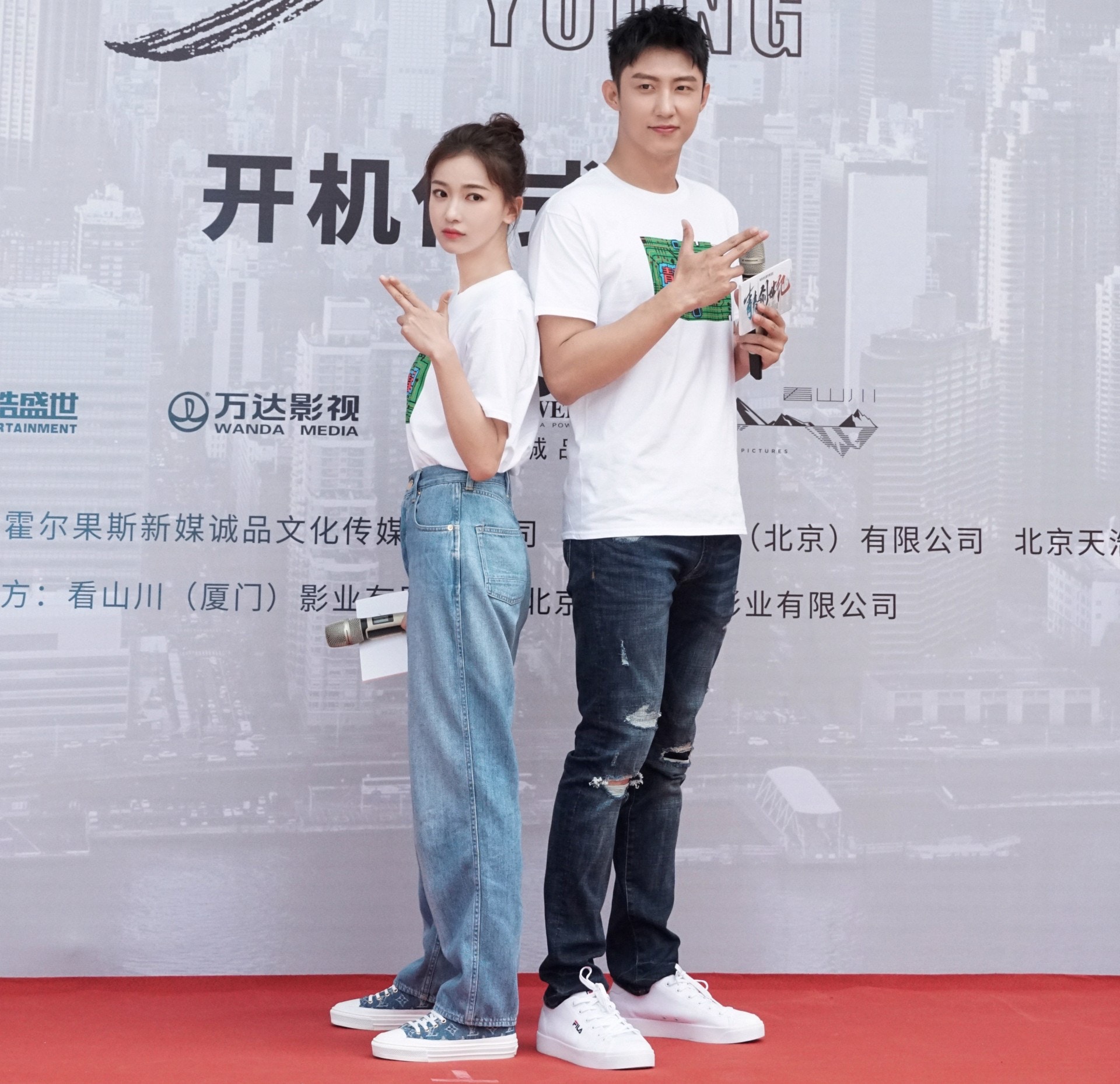 吳謹言與黃景瑜的身高差特別有CP感。（《青春創世紀》微博圖片）