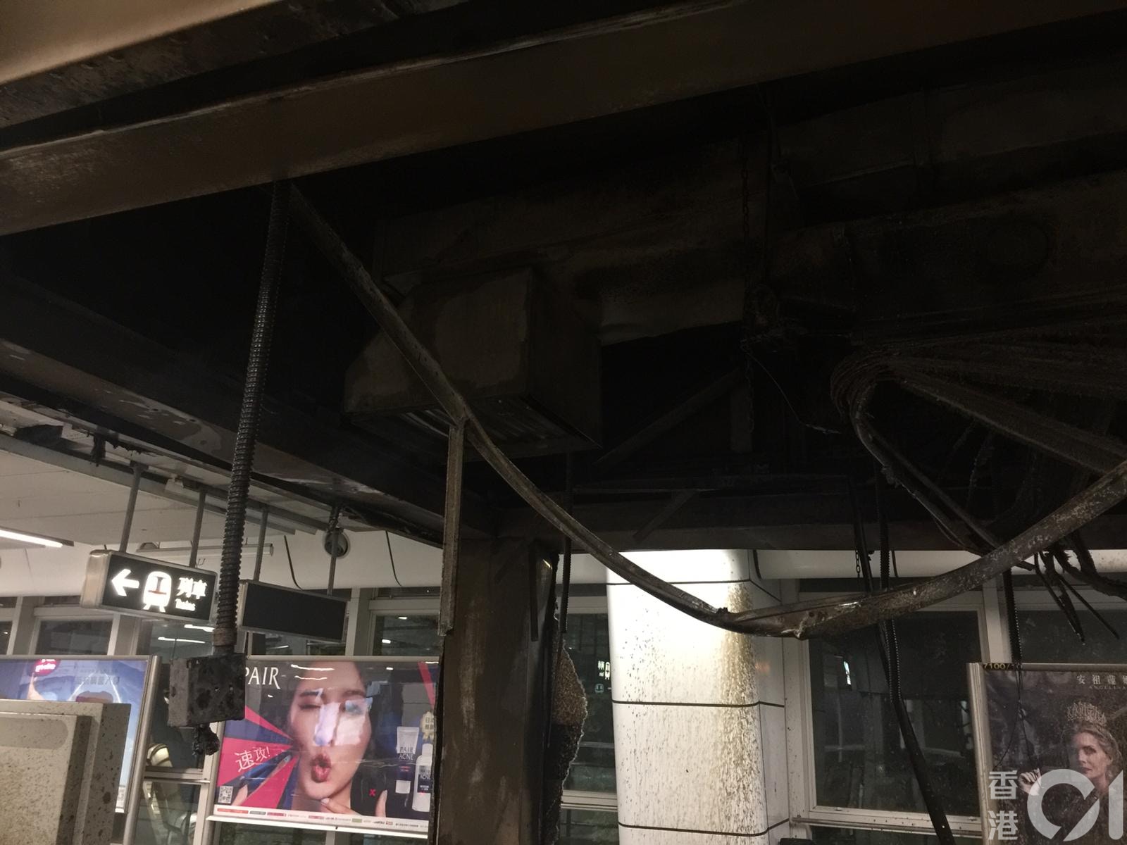 港鐵觀塘站一度被大肆破壞及縱火。（讀者提供）