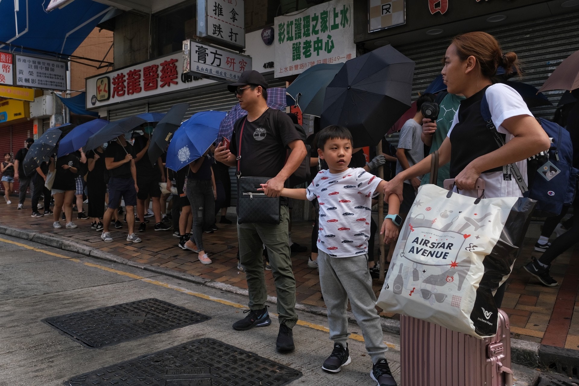 上水商店被破壞。(曾梓洋攝)
