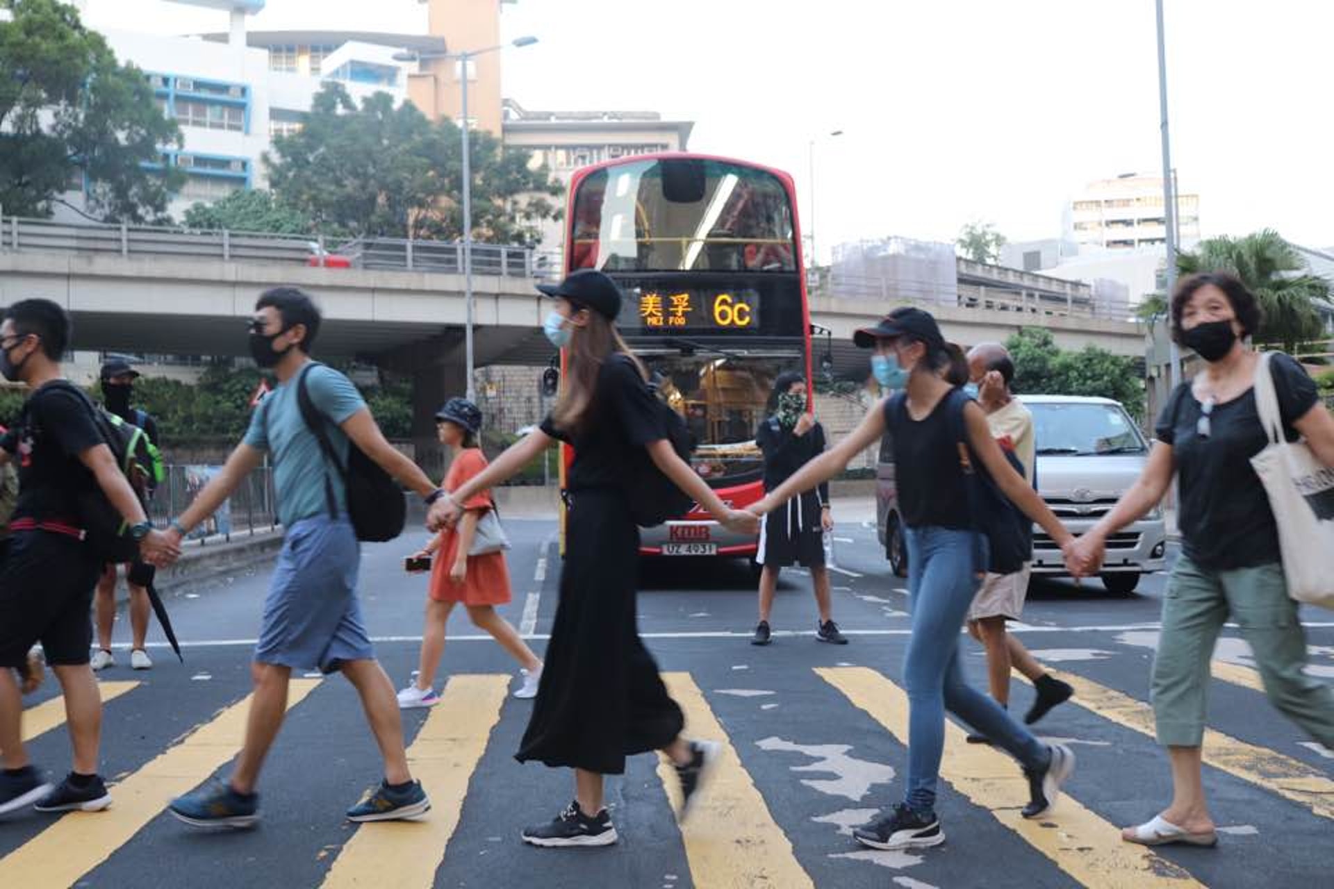 尖沙咀人鏈。(黃桂桂攝) 尖沙咀人鏈。(黃桂桂攝)