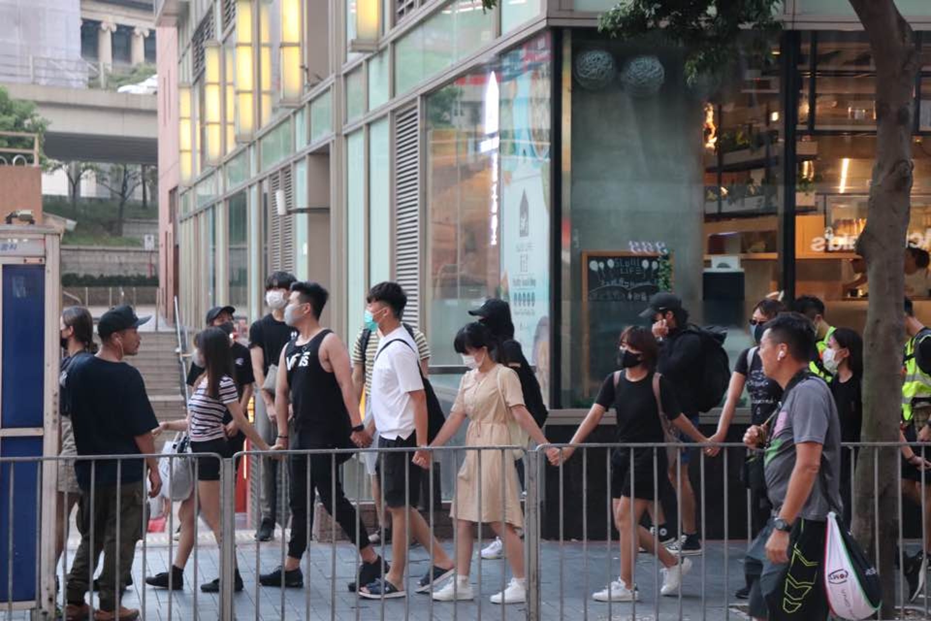 尖沙咀人鏈。(黃桂桂攝) 尖沙咀人鏈。(黃桂桂攝)