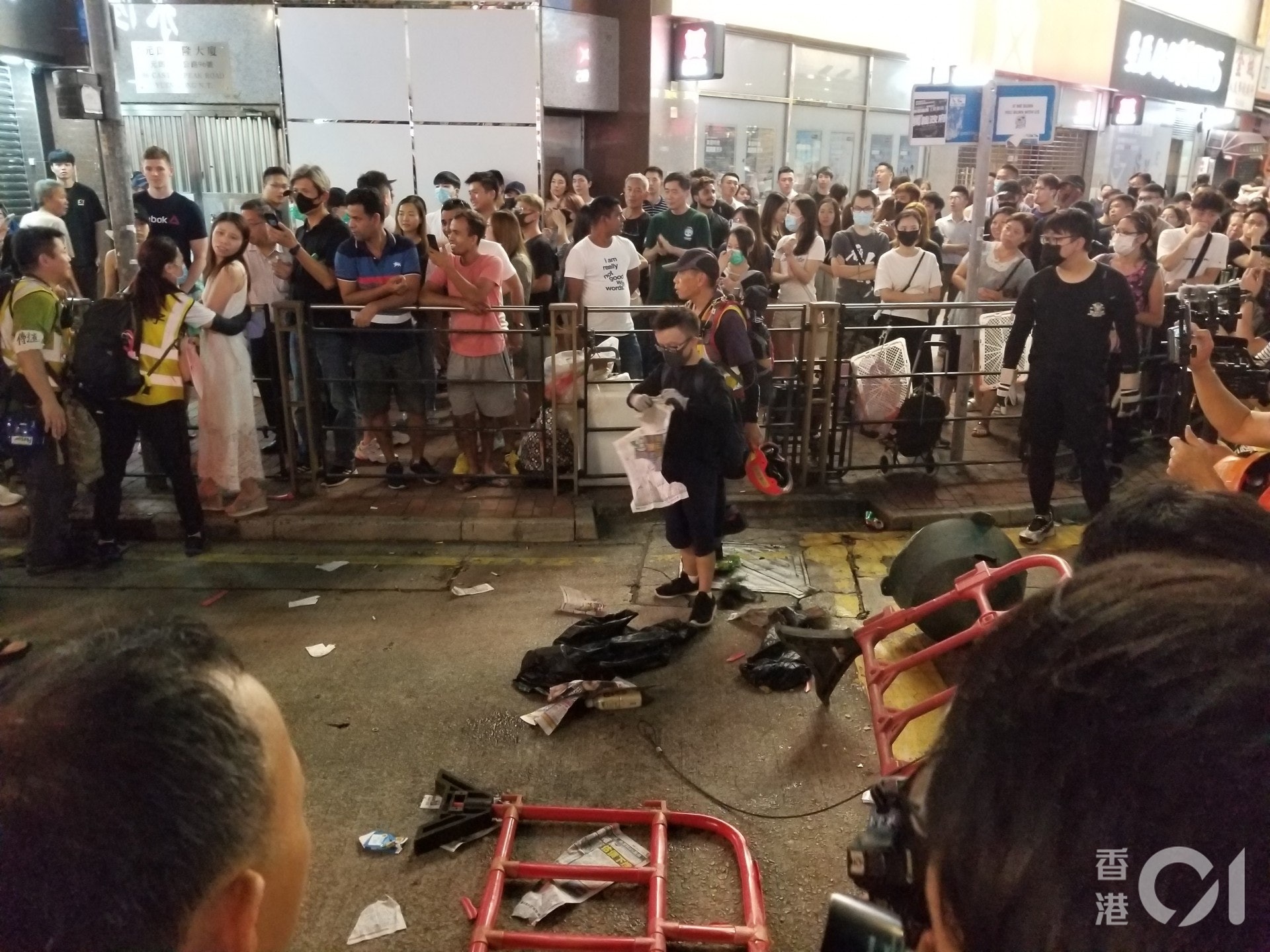 元朗大馬路再有堵路。(王譯揚攝) 元朗大馬路再有堵路。(王譯揚攝)