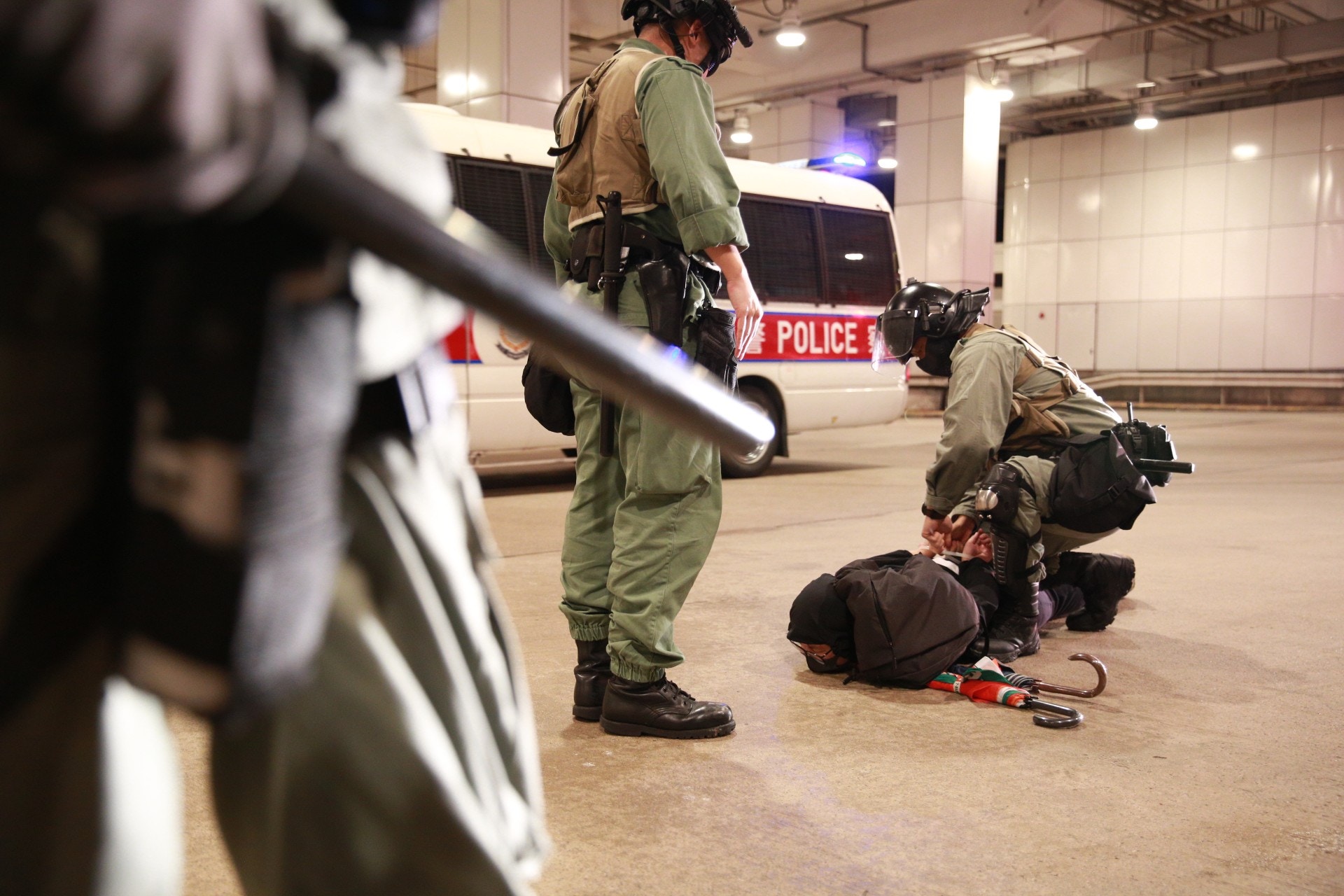 防暴警在樂富拉人。(羅國輝攝)