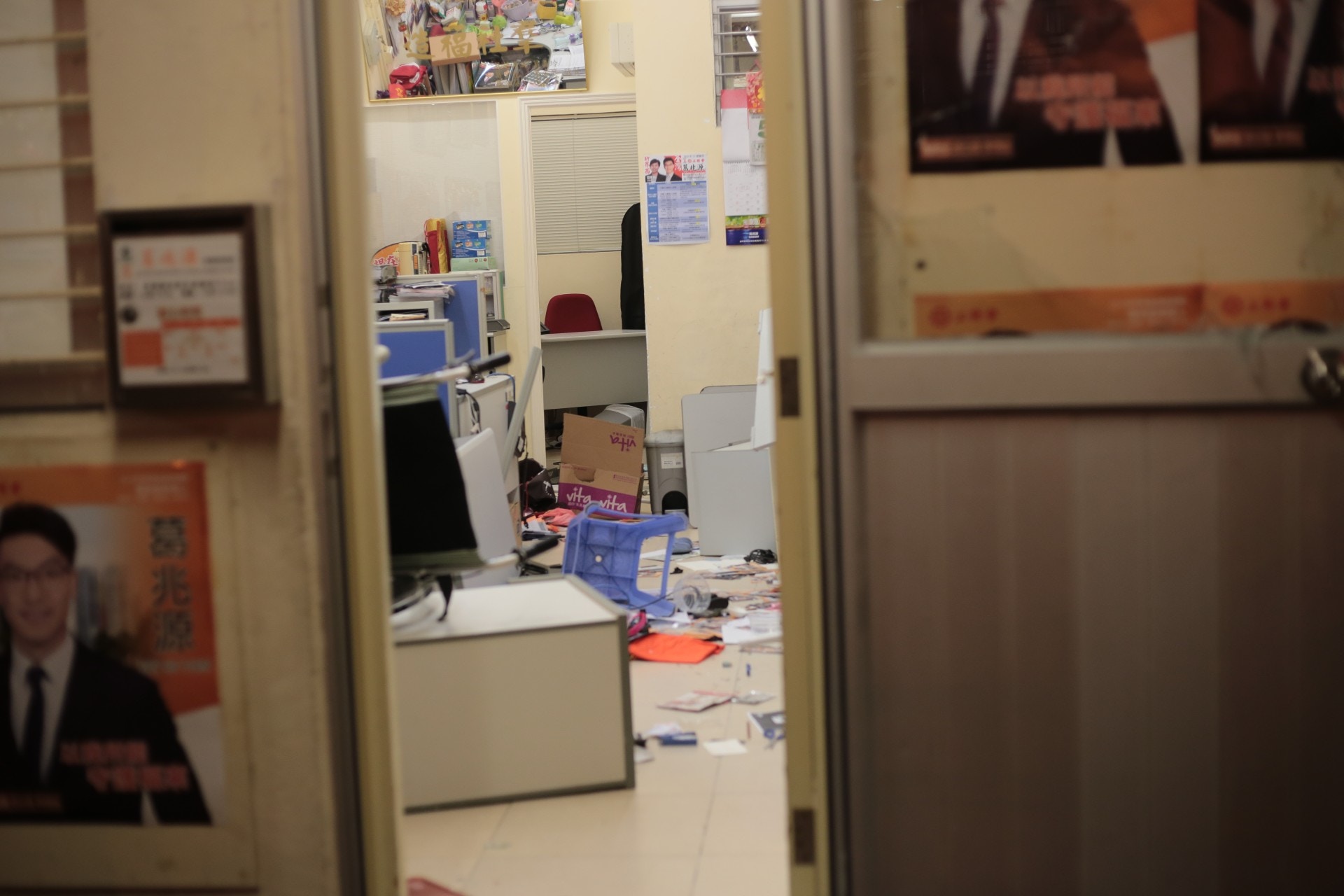 葛兆源辦事處被破壞。(余睿菁攝)