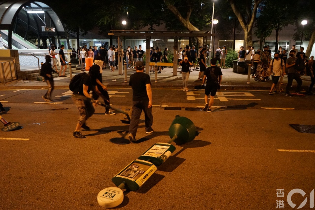 大埔示威者堵路。(呂諾君攝)