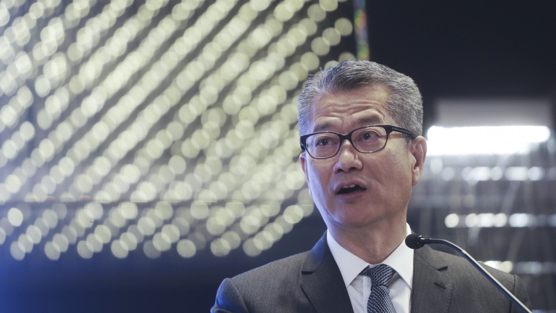 【禁蒙面法】陳茂波:銀行體系穩健 無意以《緊急法》限資金進出 【禁蒙面法】陳茂波:銀行體系穩健 無意以《緊急法》限資金進出
