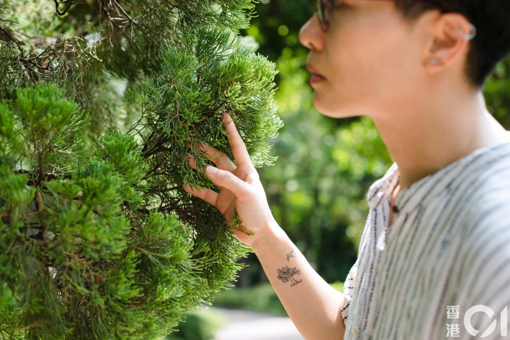 自從飼養家貓後,張婉雯便開始參與動物權益事宜,至今已有十多年時間。(黃寶瑩攝) 自從飼養家貓後,張婉雯便開始參與動物權益事宜,至今已有十多年時間。(黃寶瑩攝)