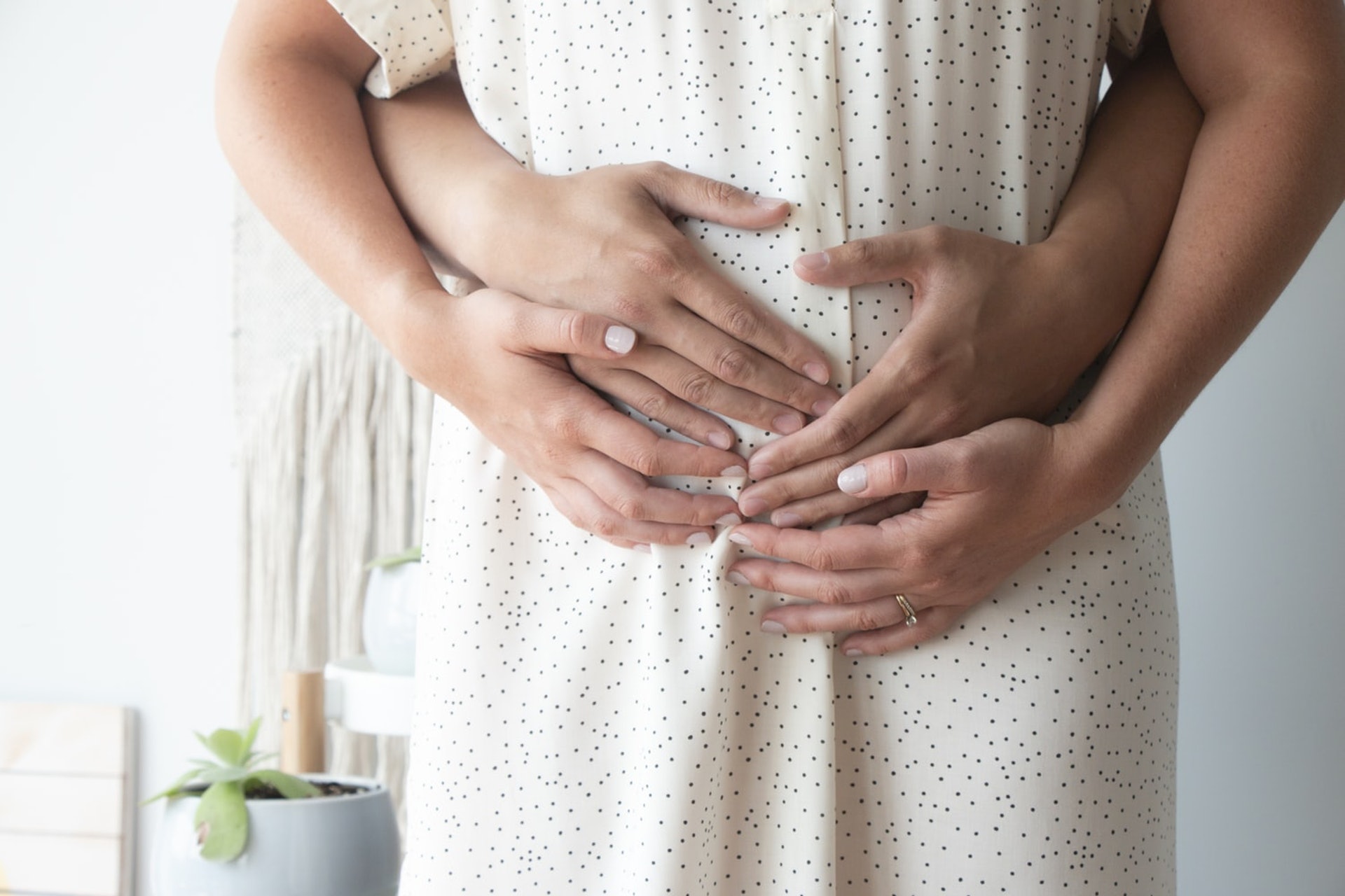 生育是不少女性的人生目標之一，但卵巢多囊症有機會導致女性無法受孕。（johnlooy/unsplash）