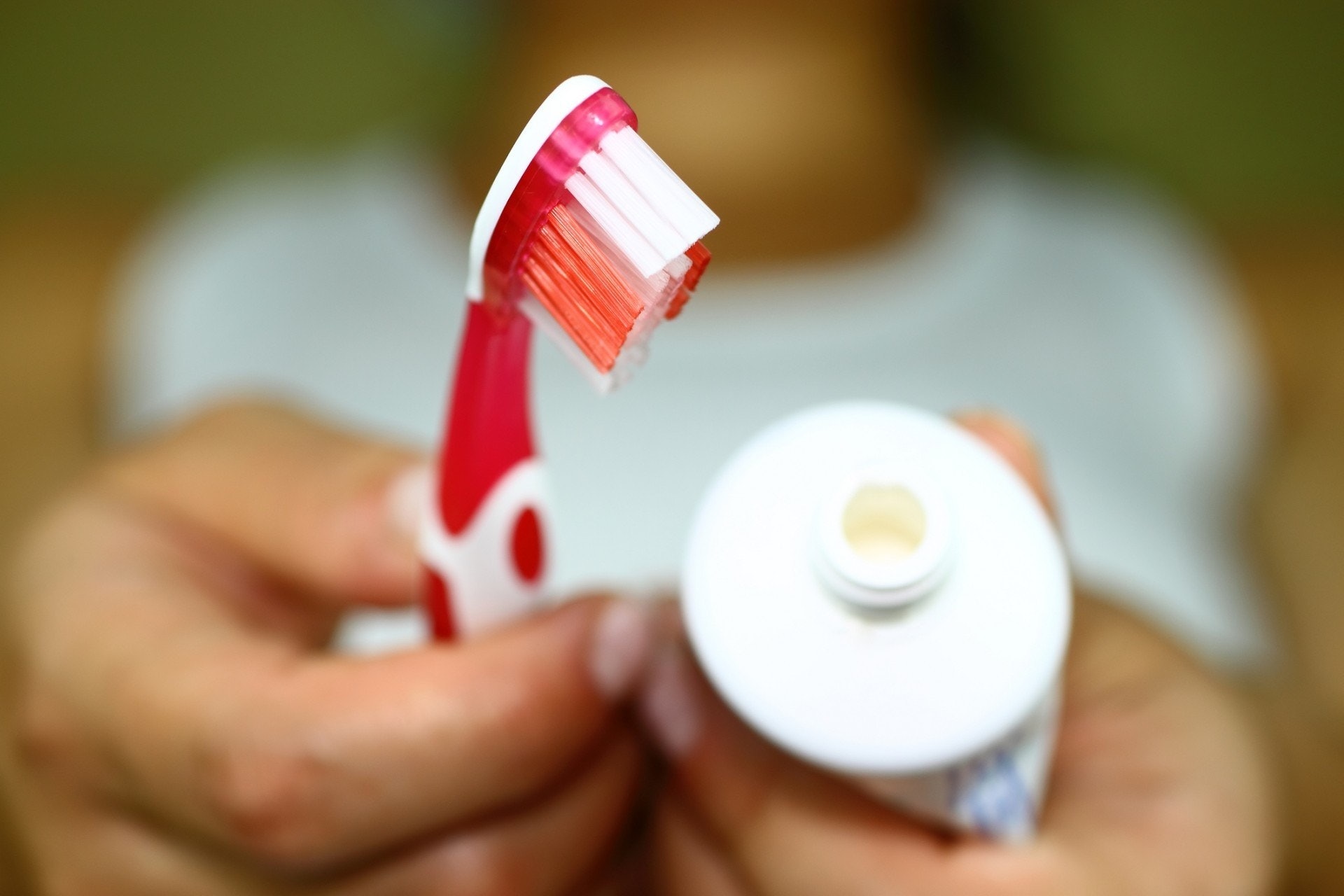 一般人刷牙都會使用牙膏，但大多都抱着「有刷就好」的心態，忽略選用的牙膏是否真的有用。（Getty Images）