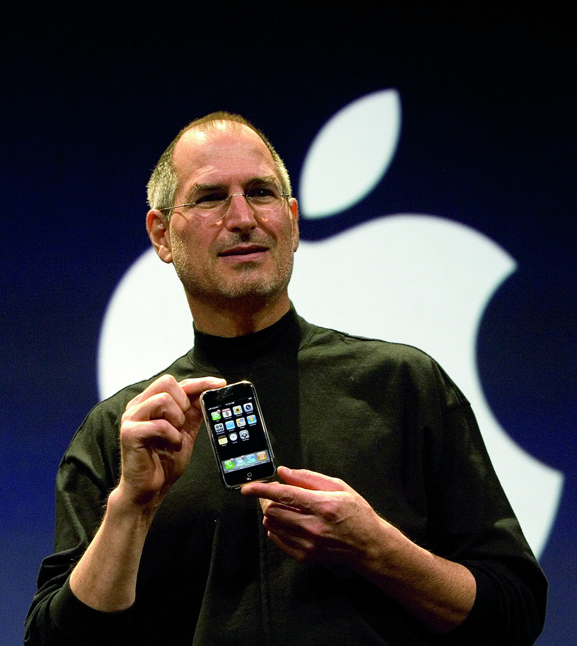 Apple教主Steve Jobs在Macworld 2007發布了iPhone,從此改變了流動科技的發展。(Apple) Apple教主Steve Jobs在Macworld 2007發布了iPhone,從此改變了流動科技的發展。(Apple)