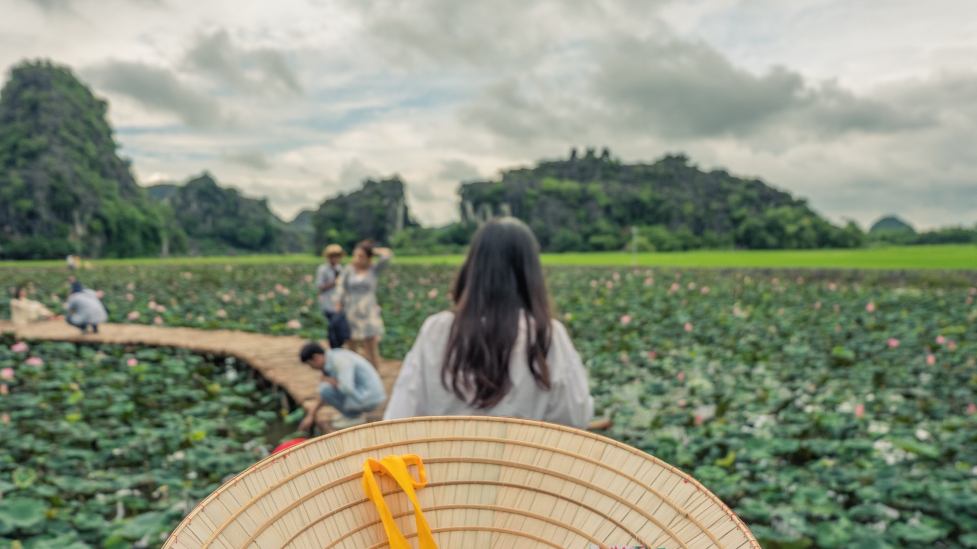 當 打工換宿 付出相應勞務 卻被告知 不能享有房客權益 是 忍一下 還是 被剝削 A子 D子 走走 Akodko 換日線