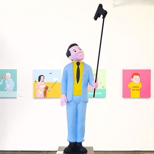Joan Cornellà】經典Selfie Gun出Figure 將諷刺玩味立體化