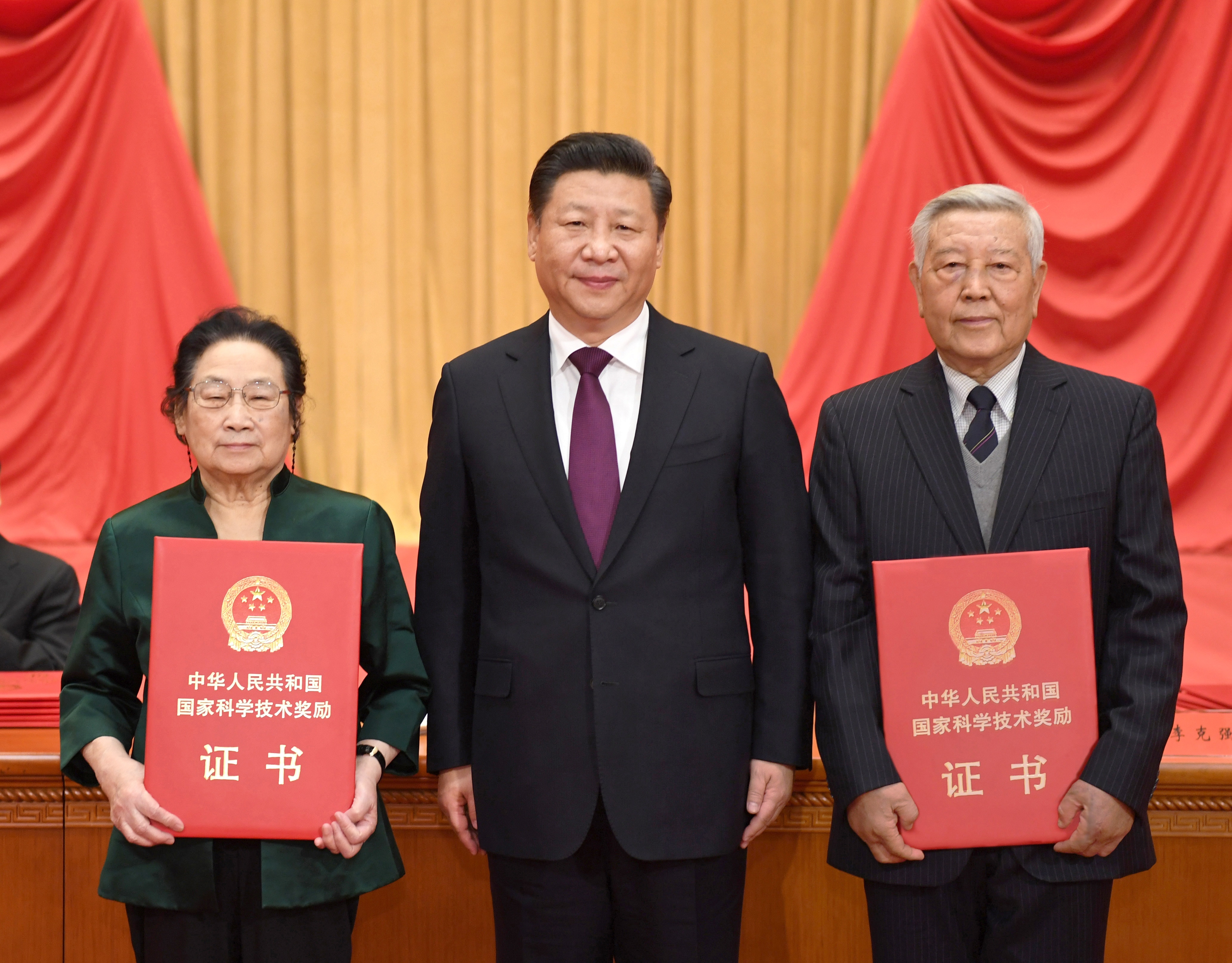 呦呦 