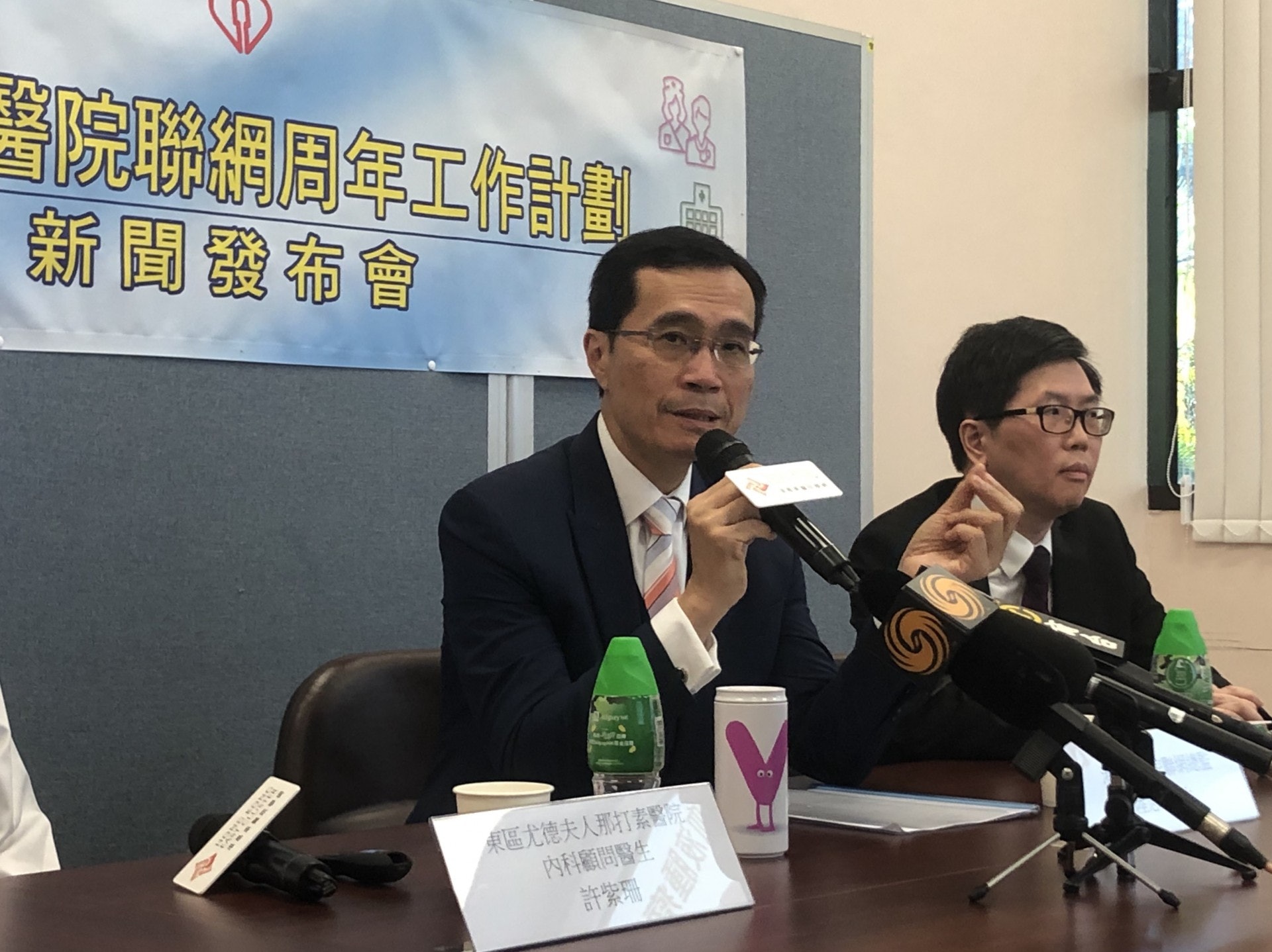 陸志聰透露醫院與警方就近月示威活動有加強溝通。(陳倩婷攝) 陸志聰透露醫院與警方就近月示威活動有加強溝通。(陳倩婷攝)